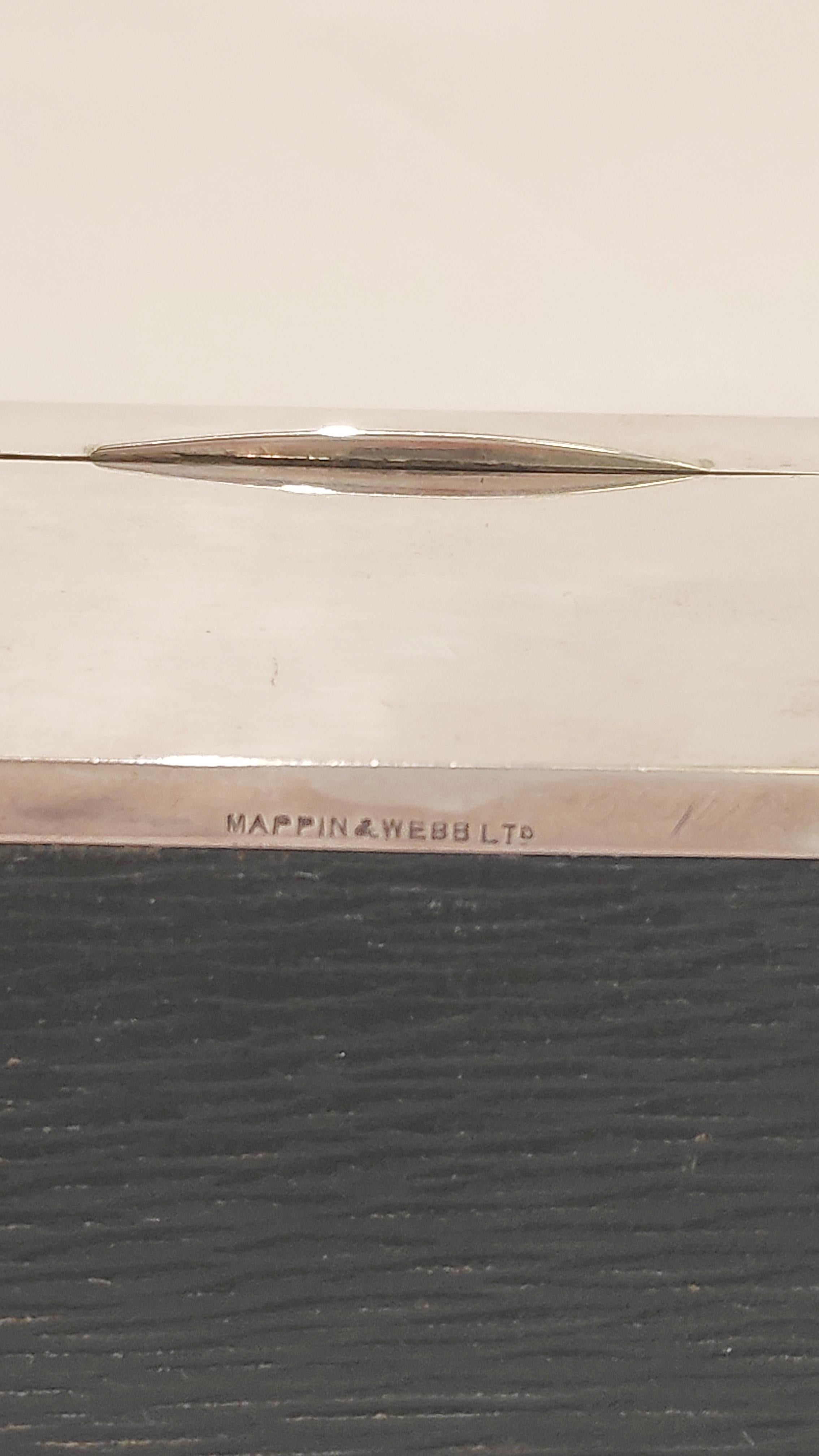 Edwardian 20th Century Silver Bridge Storage Box British Marks Mappin & Webb For Sale