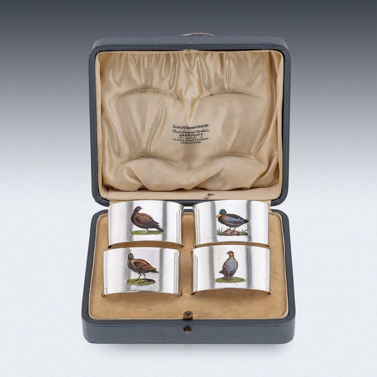 Ensemble d'anneaux de serviette du 20ème siècle en argent et émail, Chester vers 1928 Bon état - En vente à Royal Tunbridge Wells, Kent