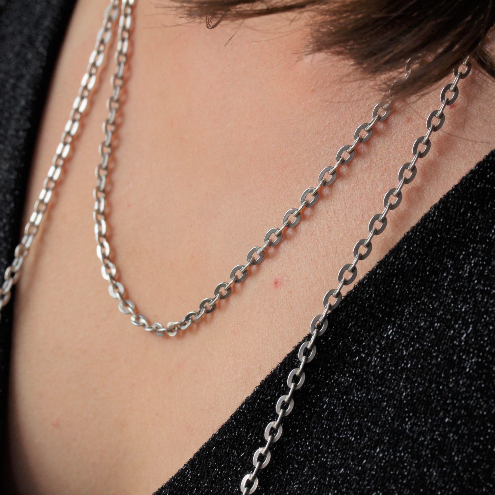 20th Century Silver Long Chain Necklace For Sale 1