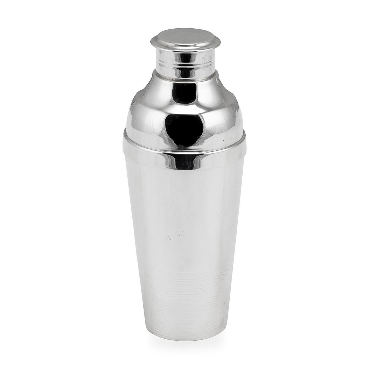 A quality cocktail shaker in silver plate by Christofle, made in France around middle part of the 20th century. It is part of the Gallia collection which was an innovative alloy which allowed Christofle to produce hardwearing products for commercial