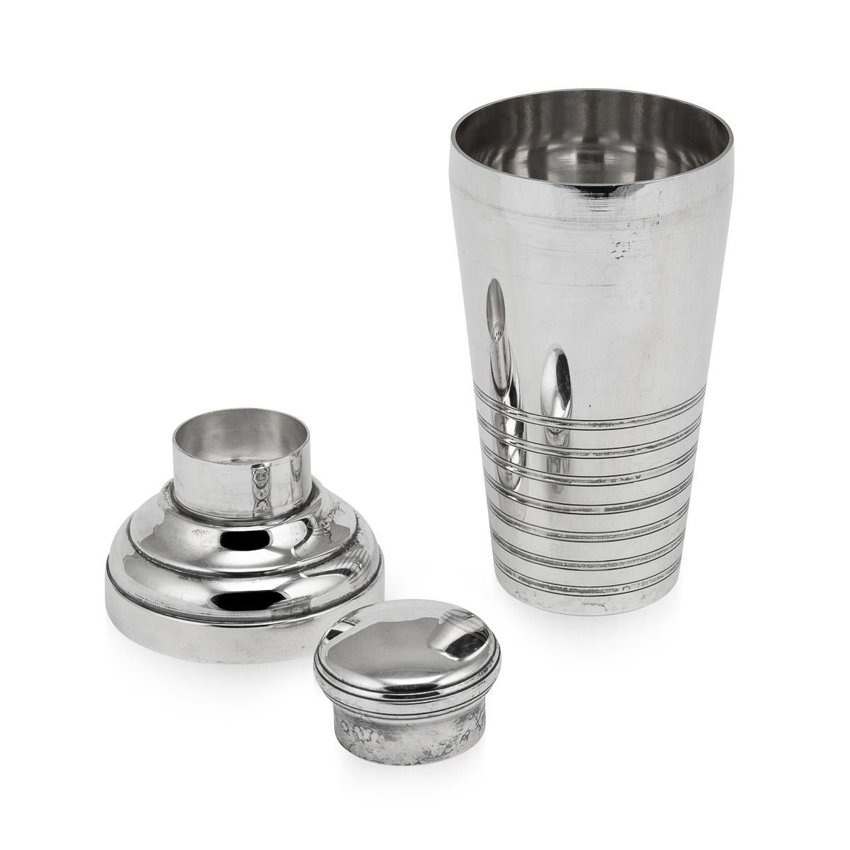20th Century Silver Plated Art Deco Cocktail Shaker, France c.1950 In Good Condition For Sale In Royal Tunbridge Wells, Kent