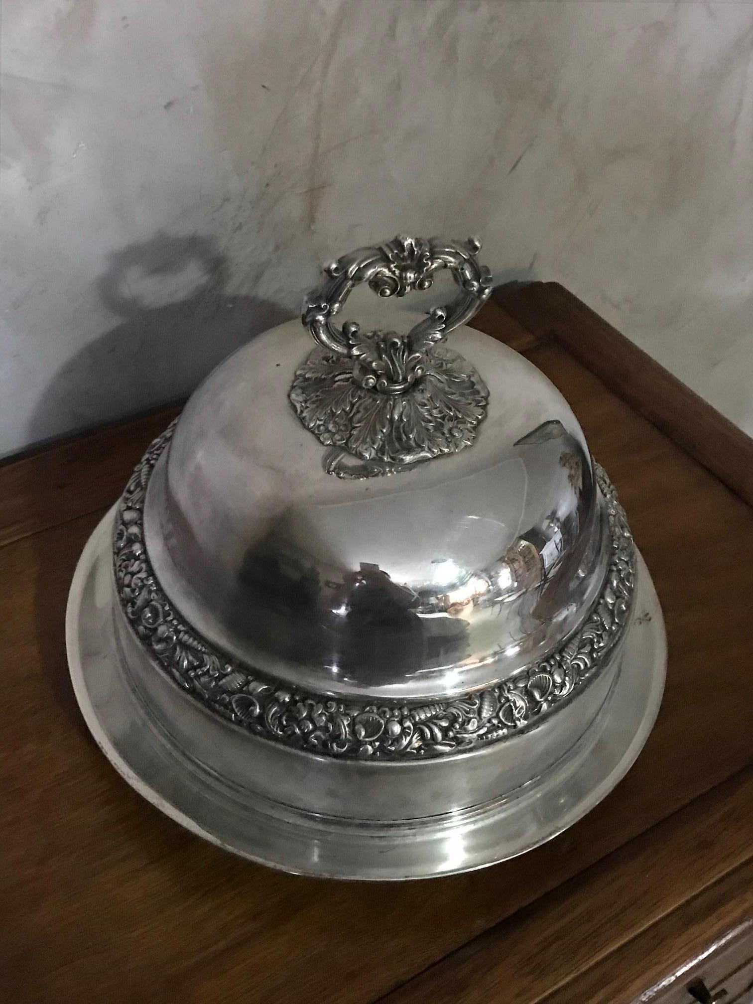 20th Century Silver Plated Domed Dish Covered Plate, 1920s In Good Condition In LEGNY, FR