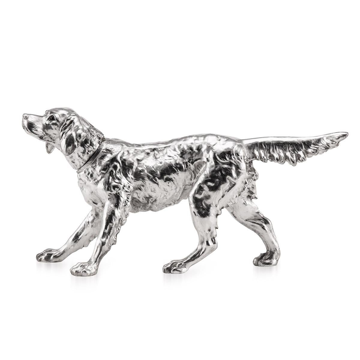 Stunning early-20th century large silver plated statue, beautifully and realistically modelled as a retriever, with a hinged head and set with glass eyes.

CONDITION
In great condition - no damage.

SIZE
Height: 19cm
Width: 35 x 12cm.