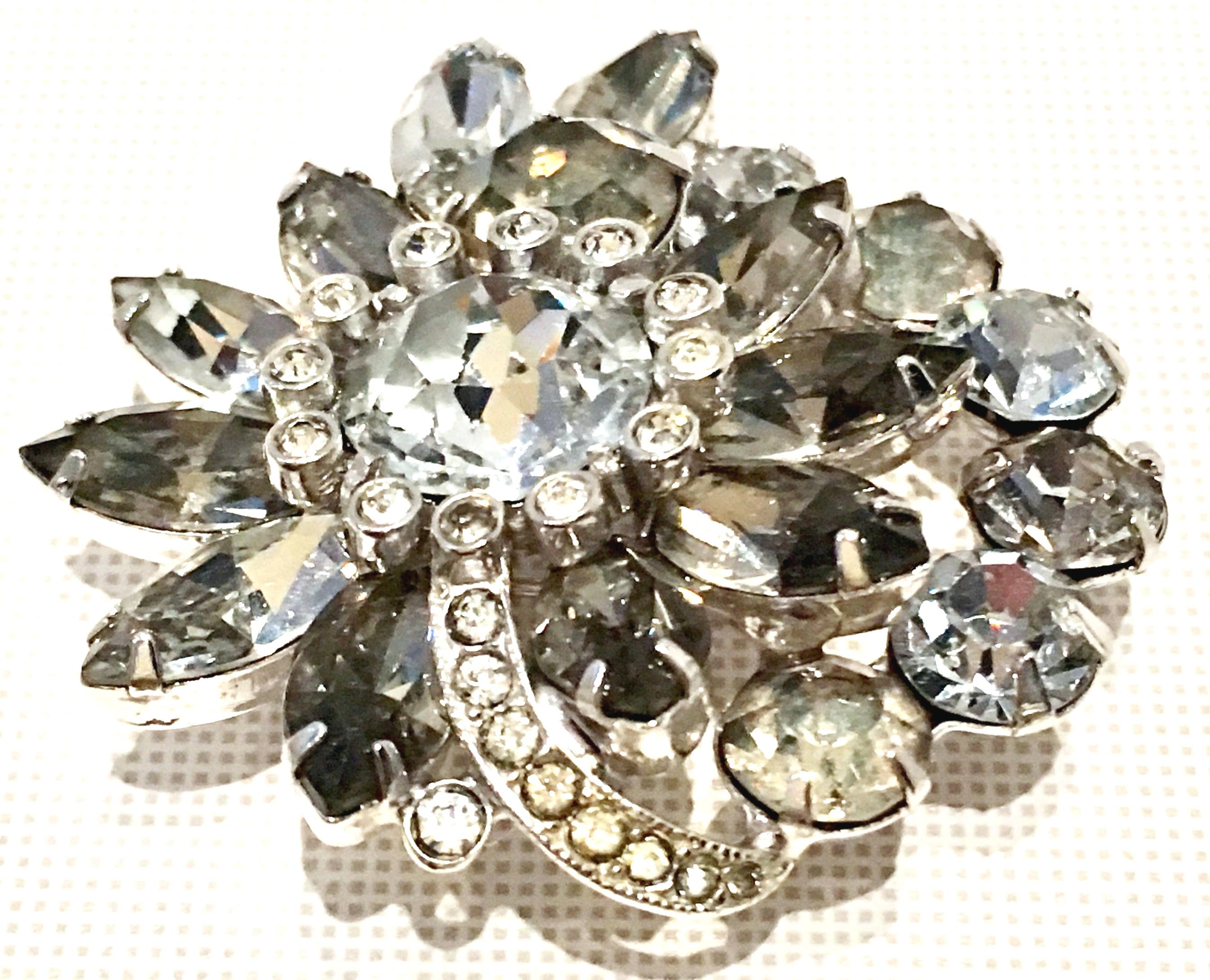 20th Century Silver & Swarovski Crystal Abstract Floral Brooch By, Eisenberg Ice im Zustand „Gut“ im Angebot in West Palm Beach, FL