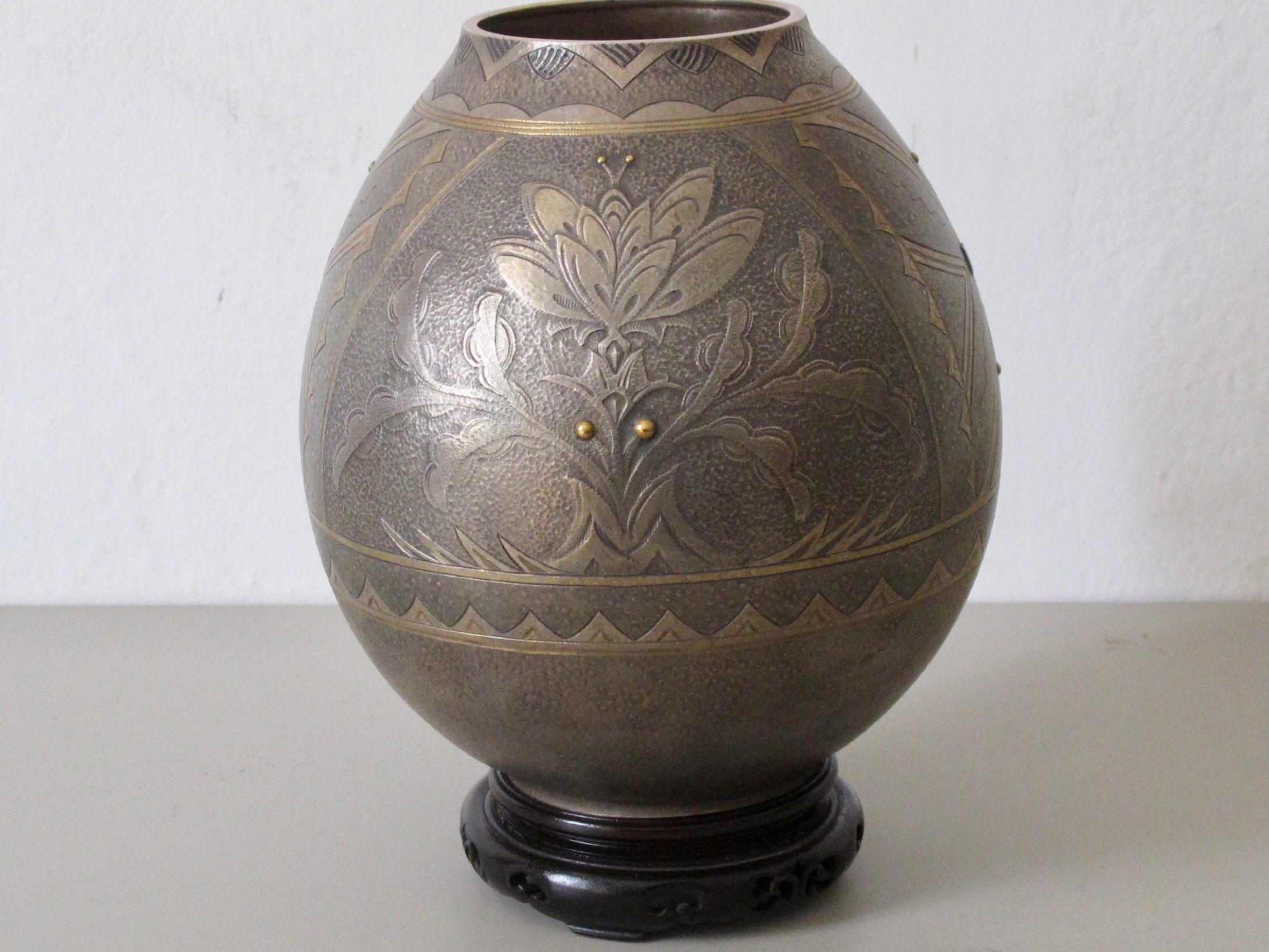 Japanese 20th Century Silver Vase for Mitsukoshi Department Store For Sale