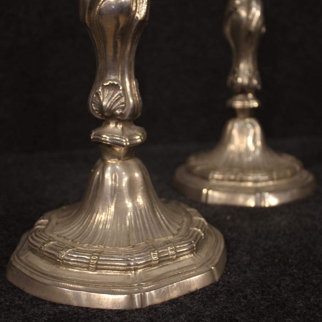 Argenté Paire de candélabres italiens en métal argenté du 20ème siècle, 1950 en vente