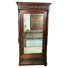 Einzelner italienischer Türschrank aus massivem Nussbaumholz des 20. Jahrhunderts mit Außenspiegel