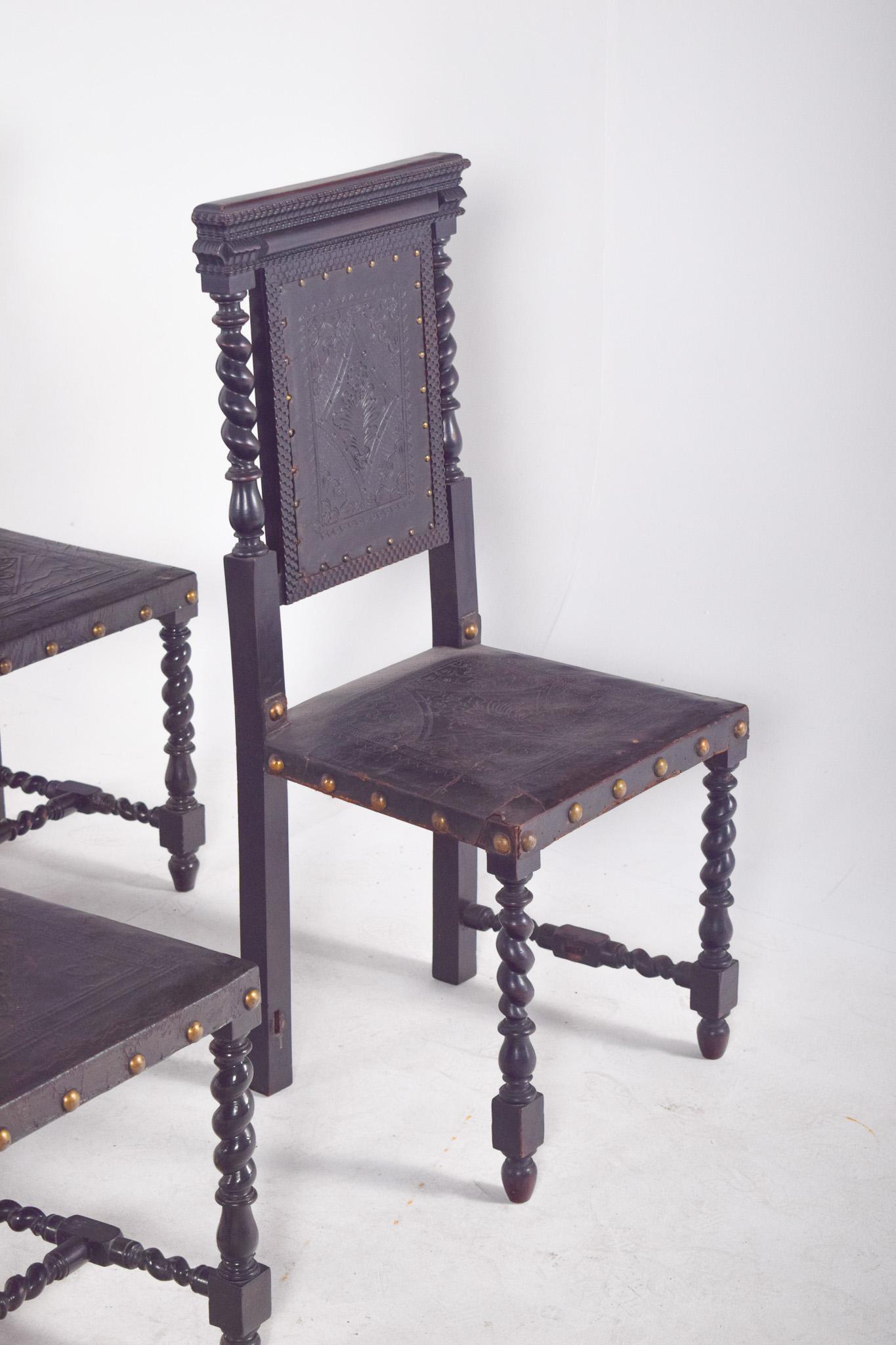 20. Jahrhundert Sechs Esszimmerstühle mit Leder (Portugiesisch) im Angebot