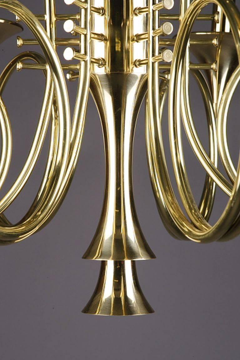 20th Century Six Hunting Horns Ceiling Candelabrum In Good Condition For Sale In Berlin, DE