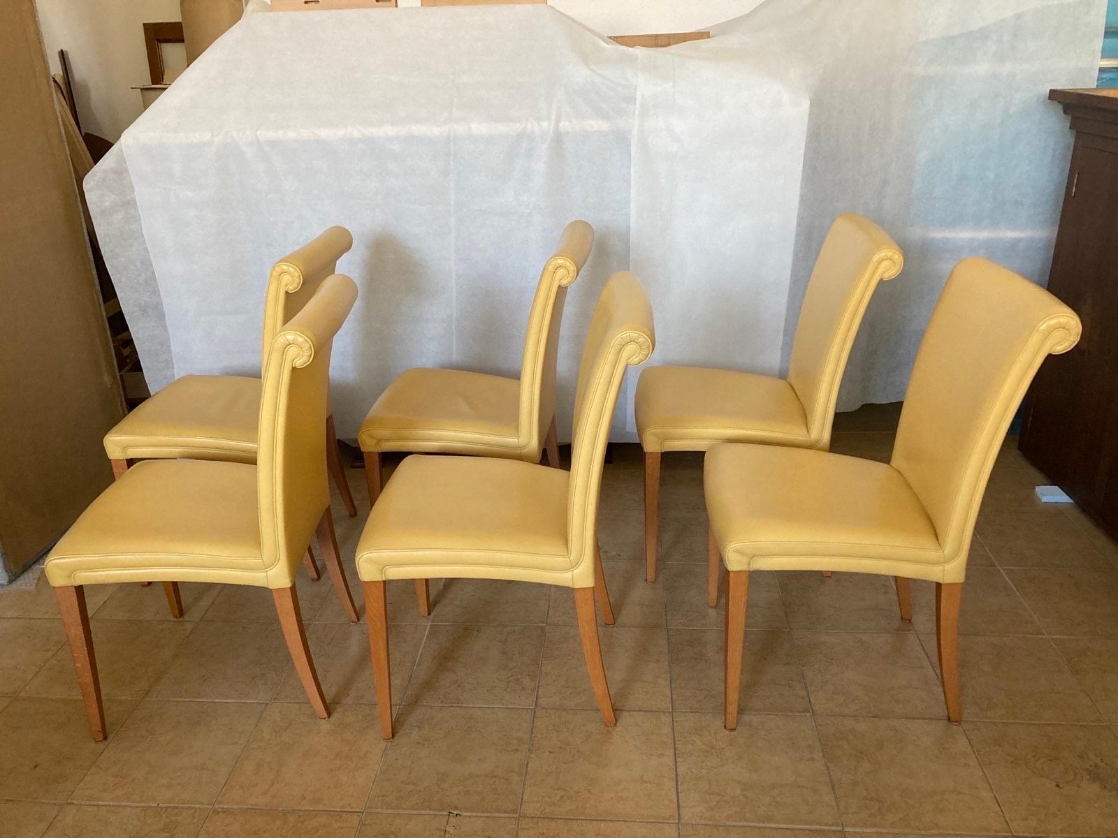 Siglo XX Seis sillas de comedor italianas Vittoria de cuero amarillo de Poltrona Frau Italiano