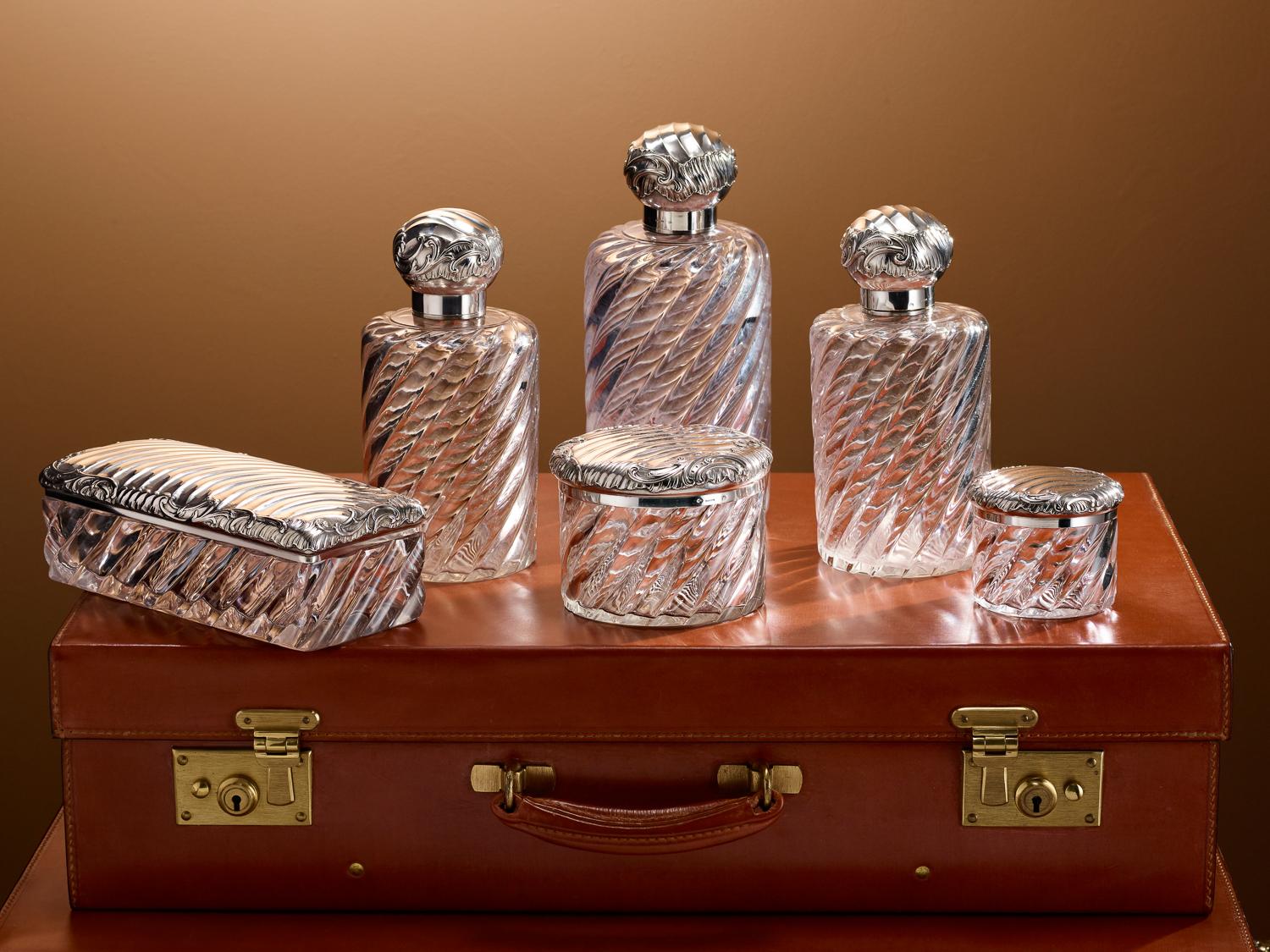 20th C Six-Piece French Silver Dressing Table Set by Gustave Keller, circa 1910 In Excellent Condition For Sale In London, GB
