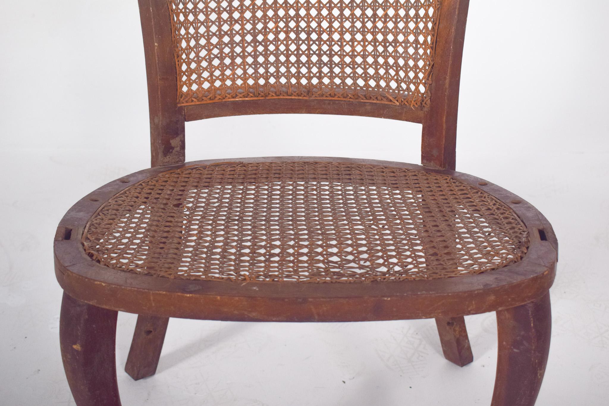 20ième siècle Petite chaise du 20e siècle avec assise et dossier en paille en vente