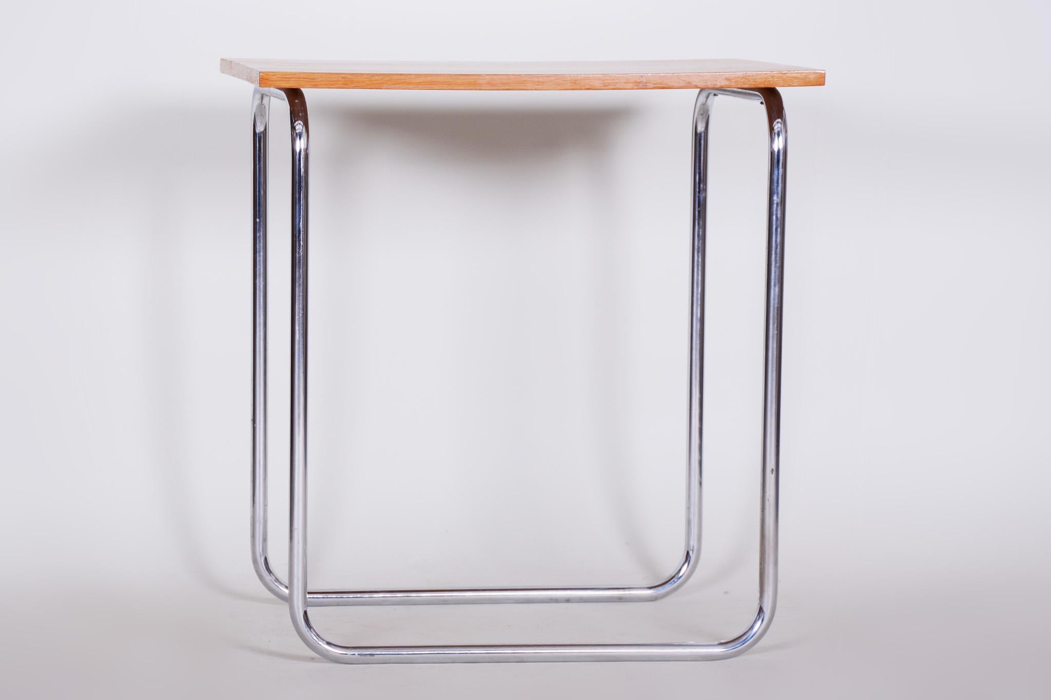 20th Century Small Czech Restored Chrome Bauhaus Oak Table, Robert Slezák, 1930s In Good Condition For Sale In Horomerice, CZ