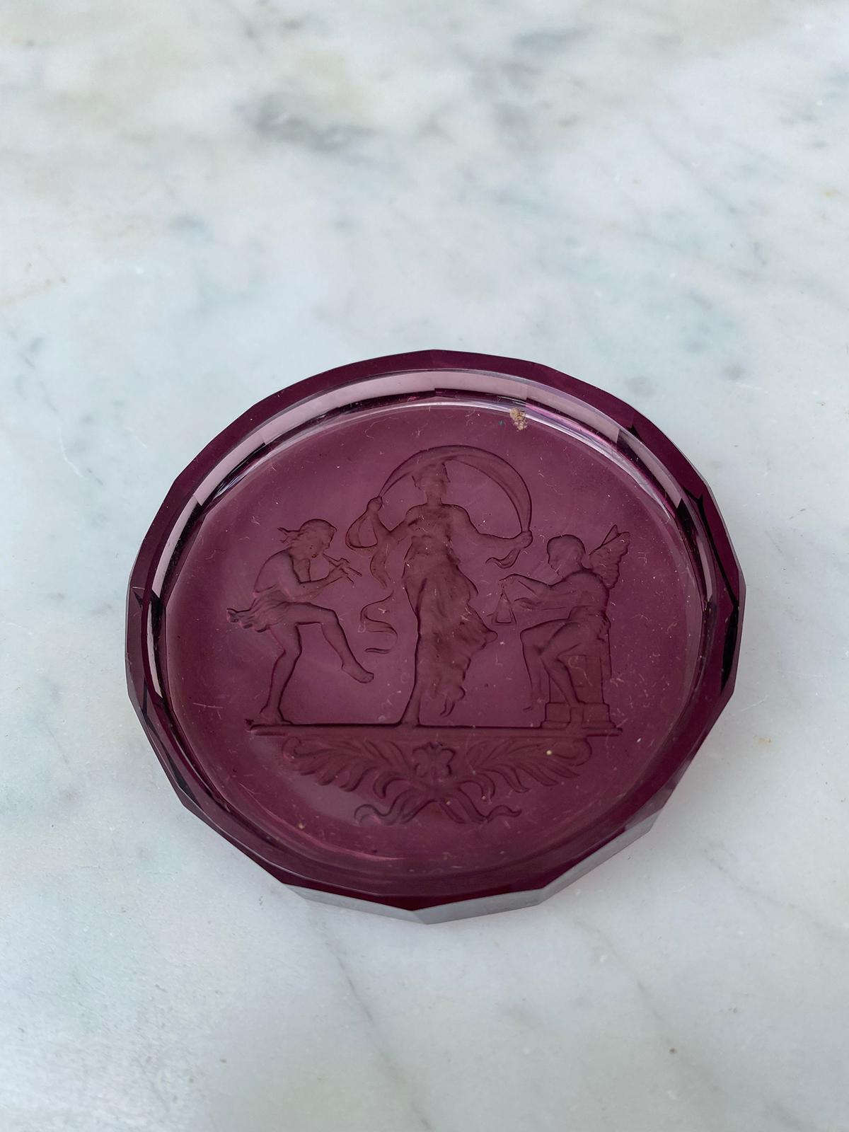 20th Century Small Round Neoclassical Amethyst Glass Etched Intaglio Dish For Sale 1