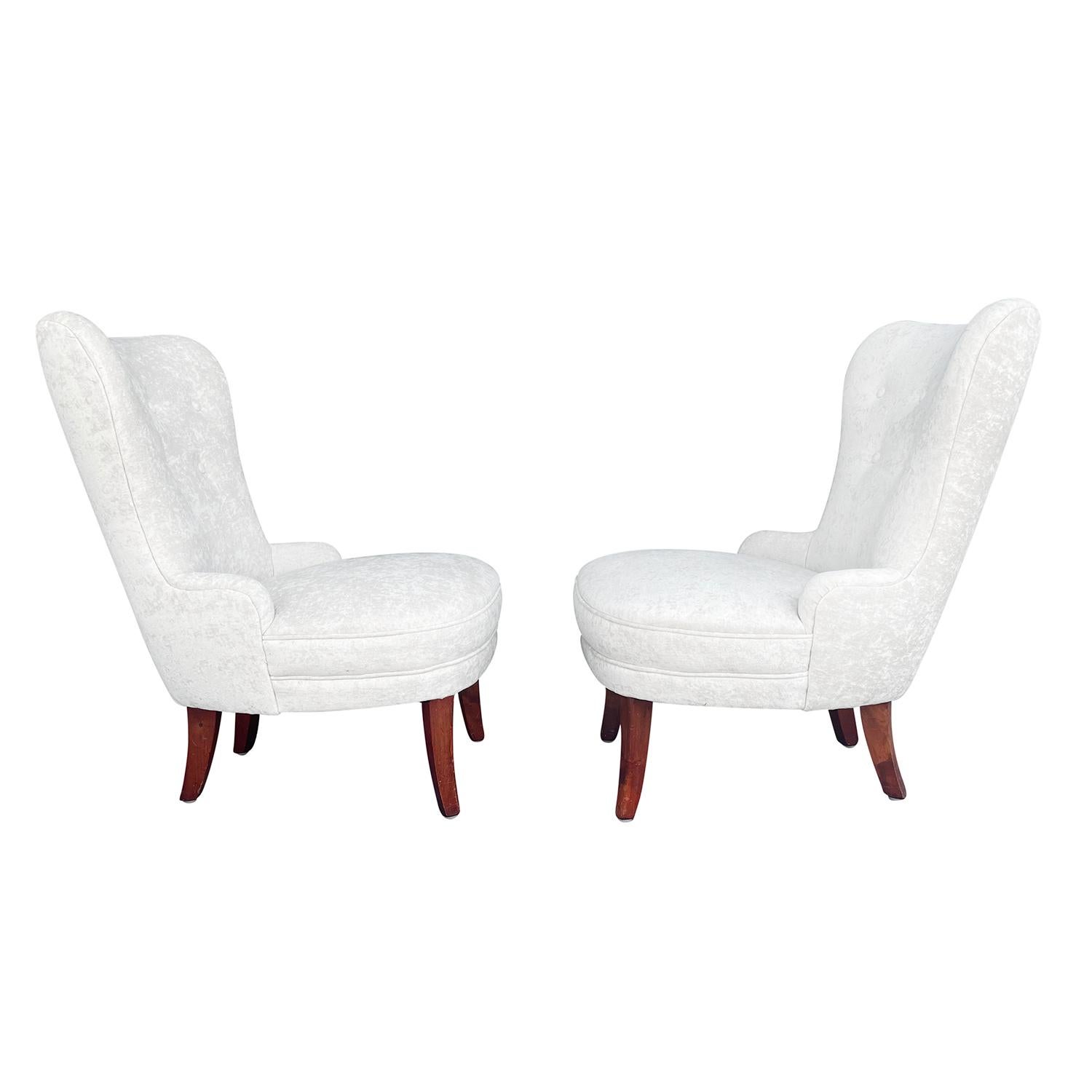 Mid-Century Modern 20th Century Small Swedish Pair of White-Grey Slipper Chairs by Carl Malmsten