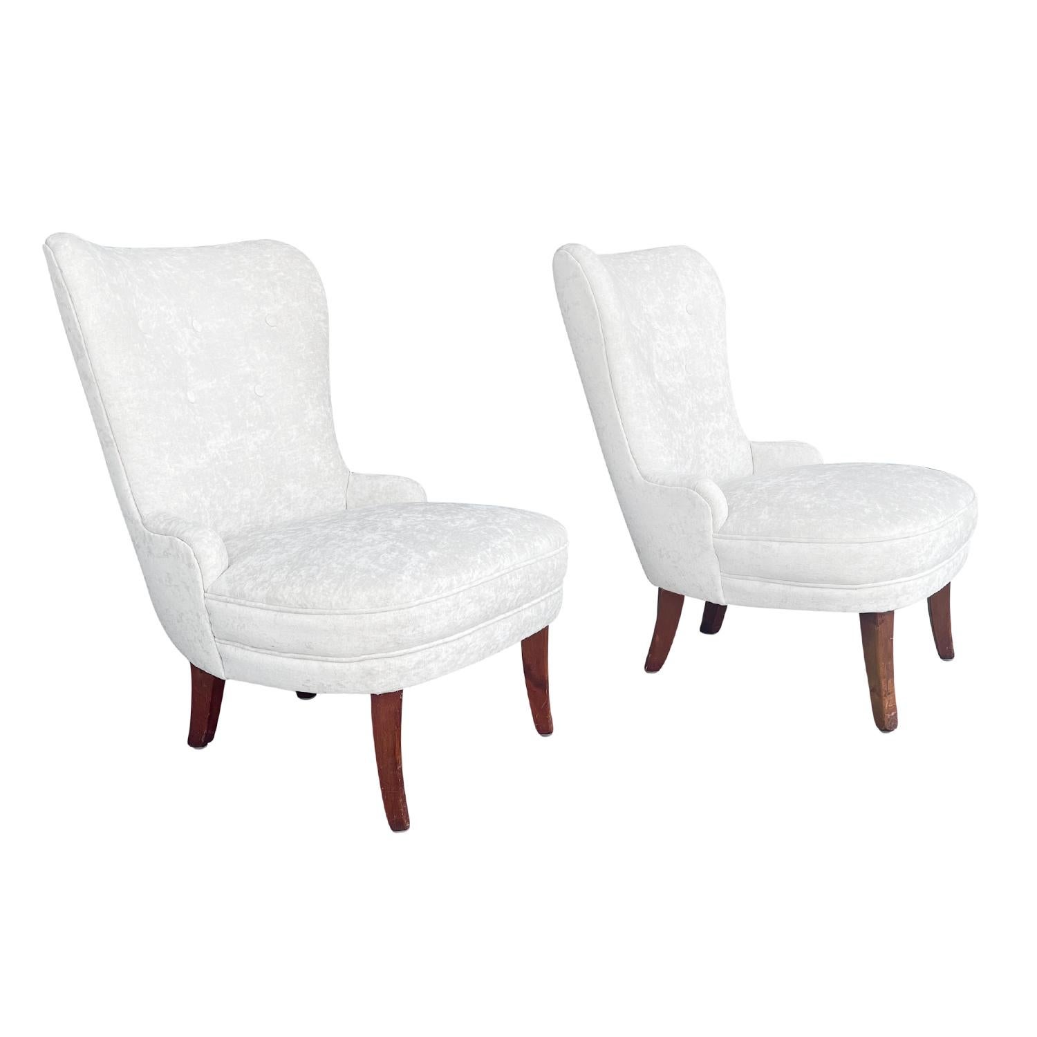 Hand-Carved 20th Century Small Swedish Pair of White-Grey Slipper Chairs by Carl Malmsten