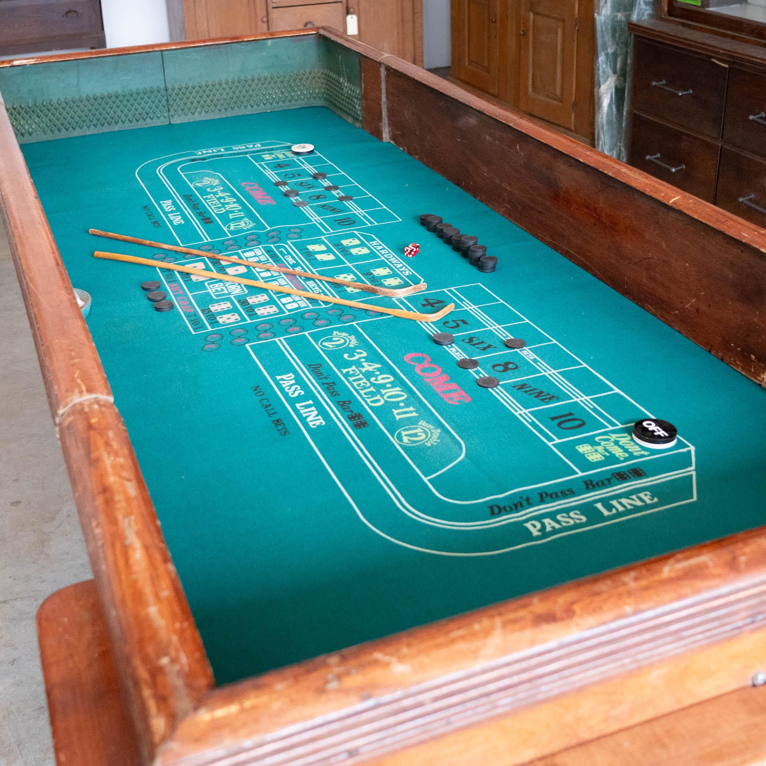 20th century solid authentic craps game table in vendita 4