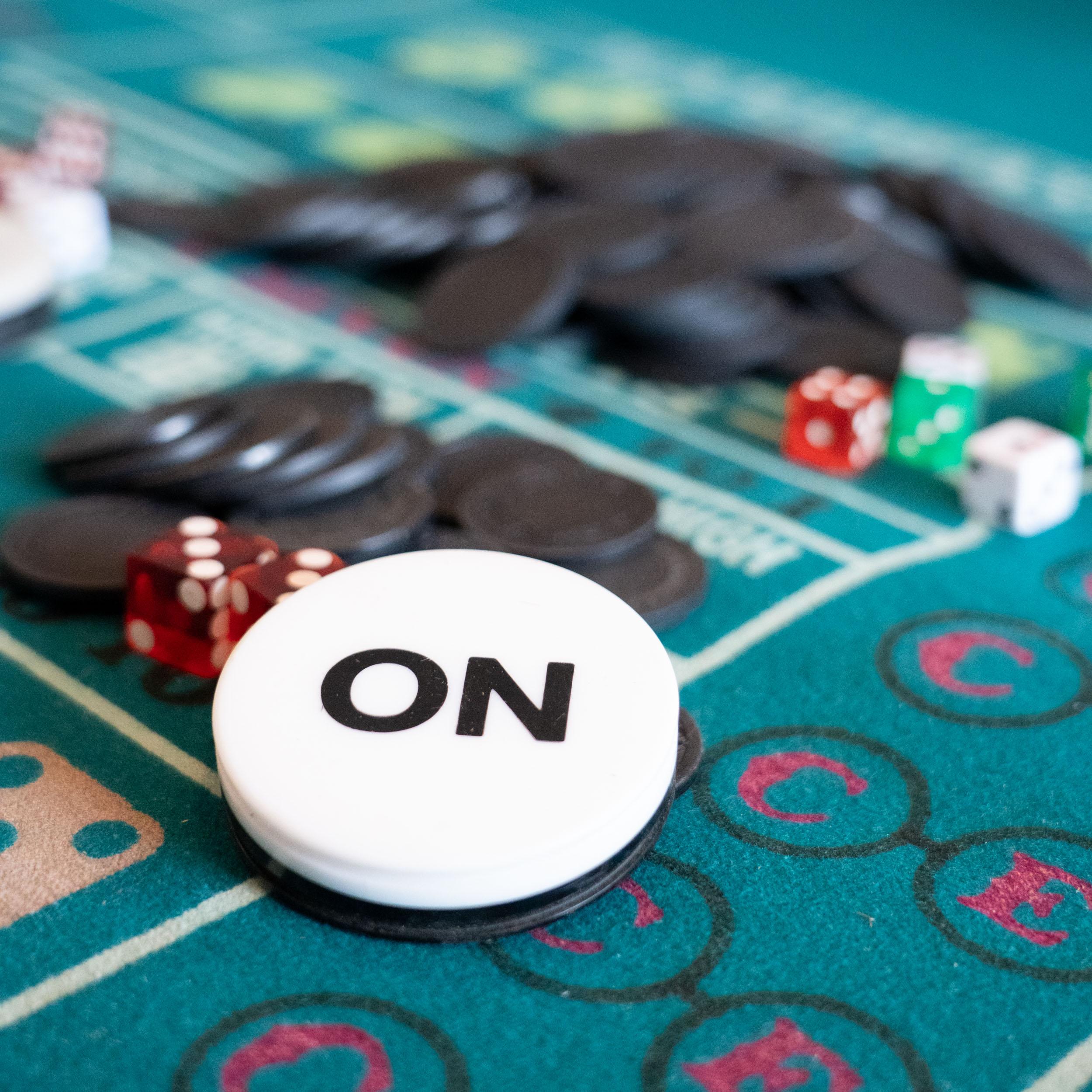 Fatto a mano 20th century solid authentic craps game table in vendita