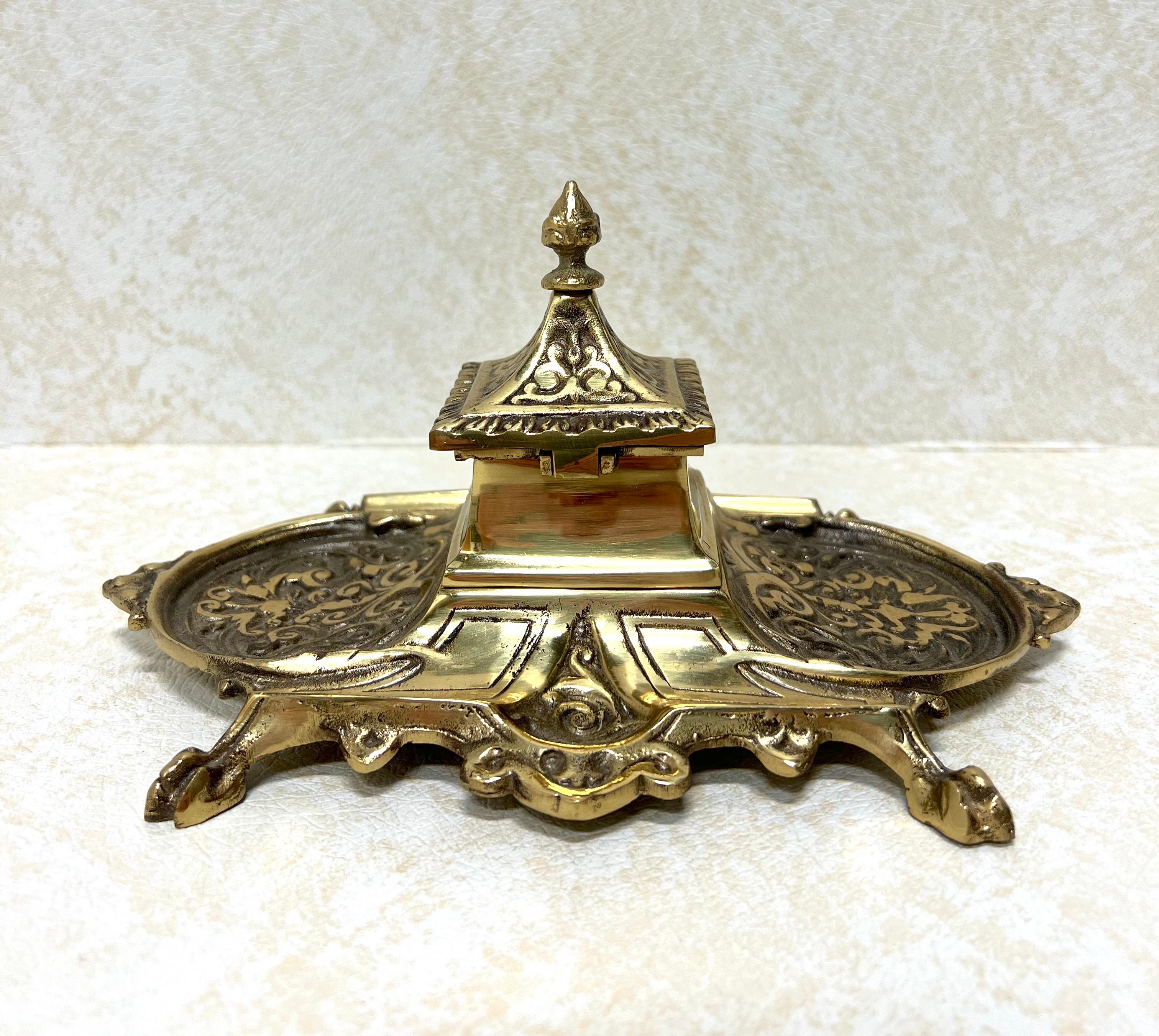 20th Century Solid Brass Japanese Pagoda Inkwell For Sale 2