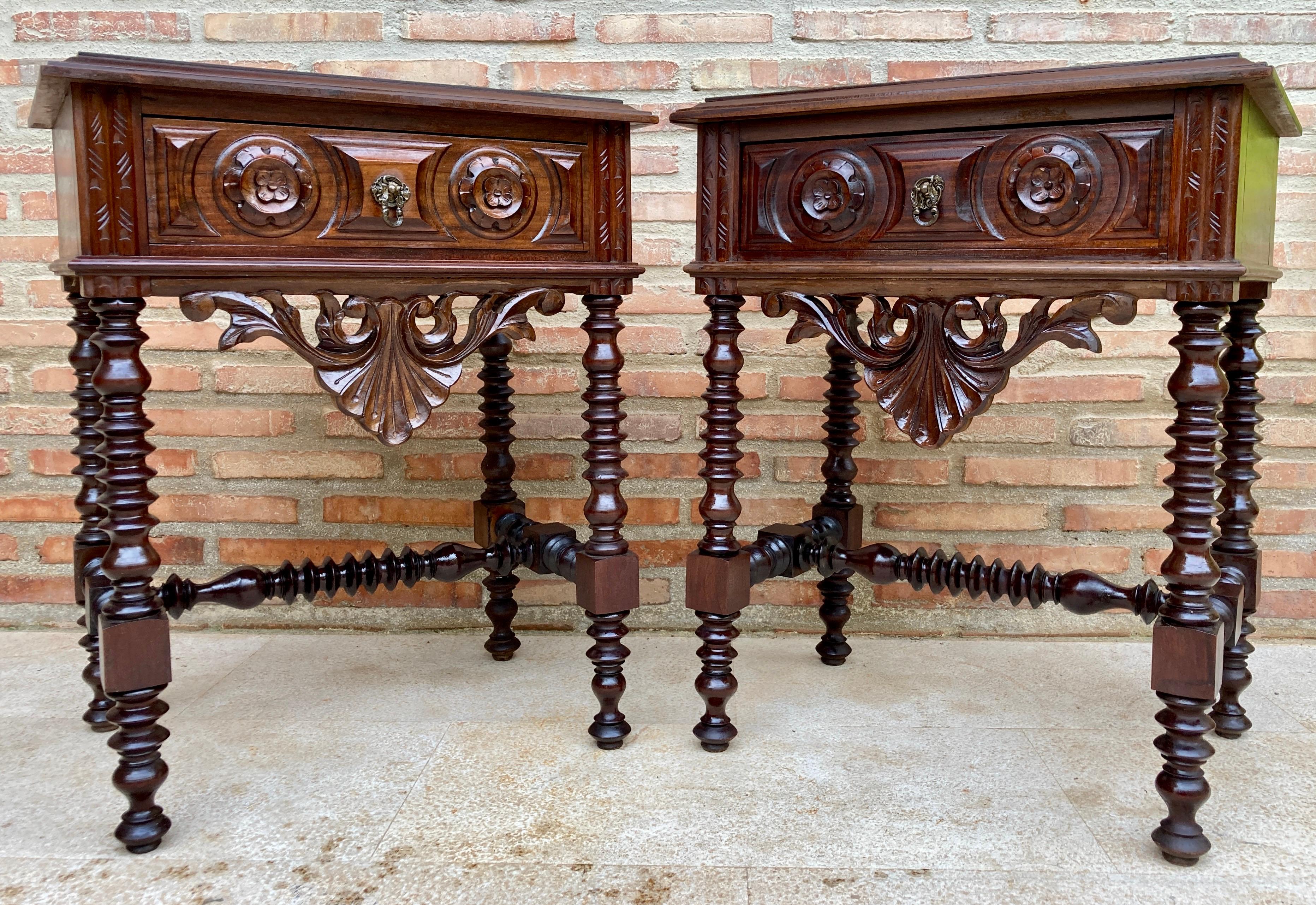 Spanish Colonial 20th Century Solid Carved French Nightstands with Turned Columns and One Drawer  For Sale