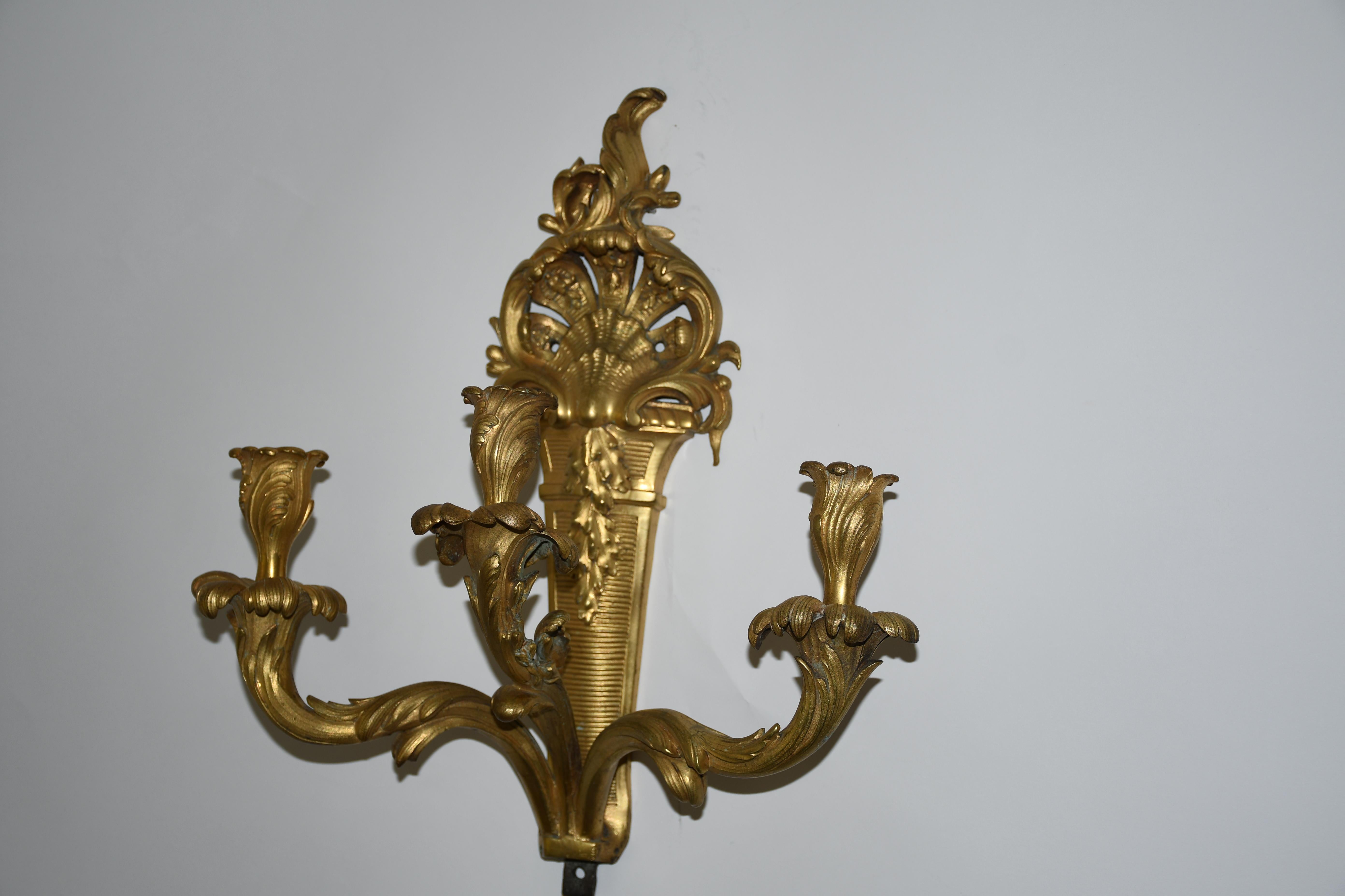 20th Century Solid Cast Brass Louis XV Style Sconce In Excellent Condition For Sale In North Salem, NY