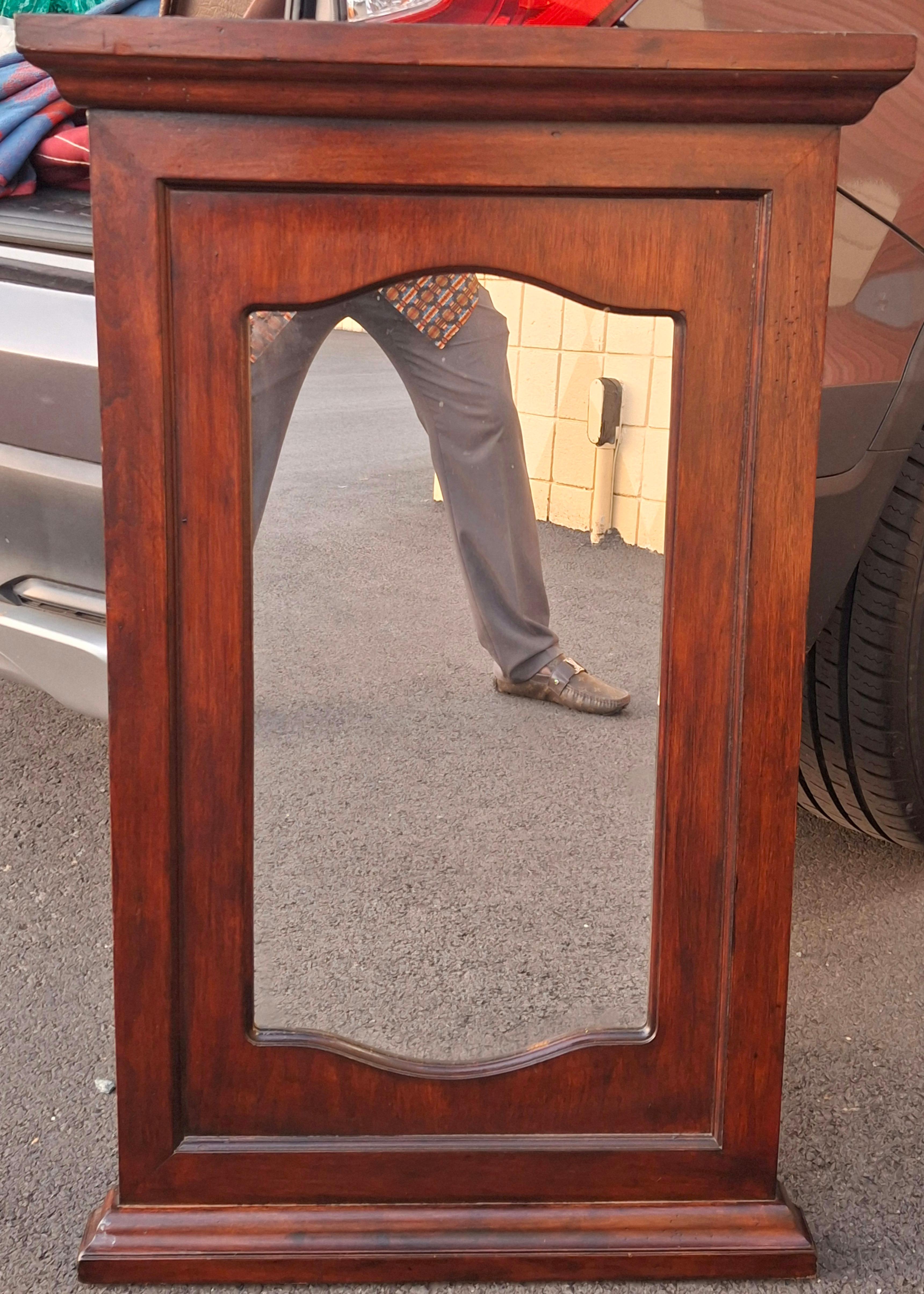 Néoclassique Miroir mural en bois de fruitier massif du 20e siècle en vente