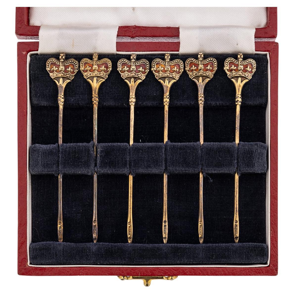 20th Century Solid Silver 6 Cased Royal Cocktail Picks, c.1977 For Sale