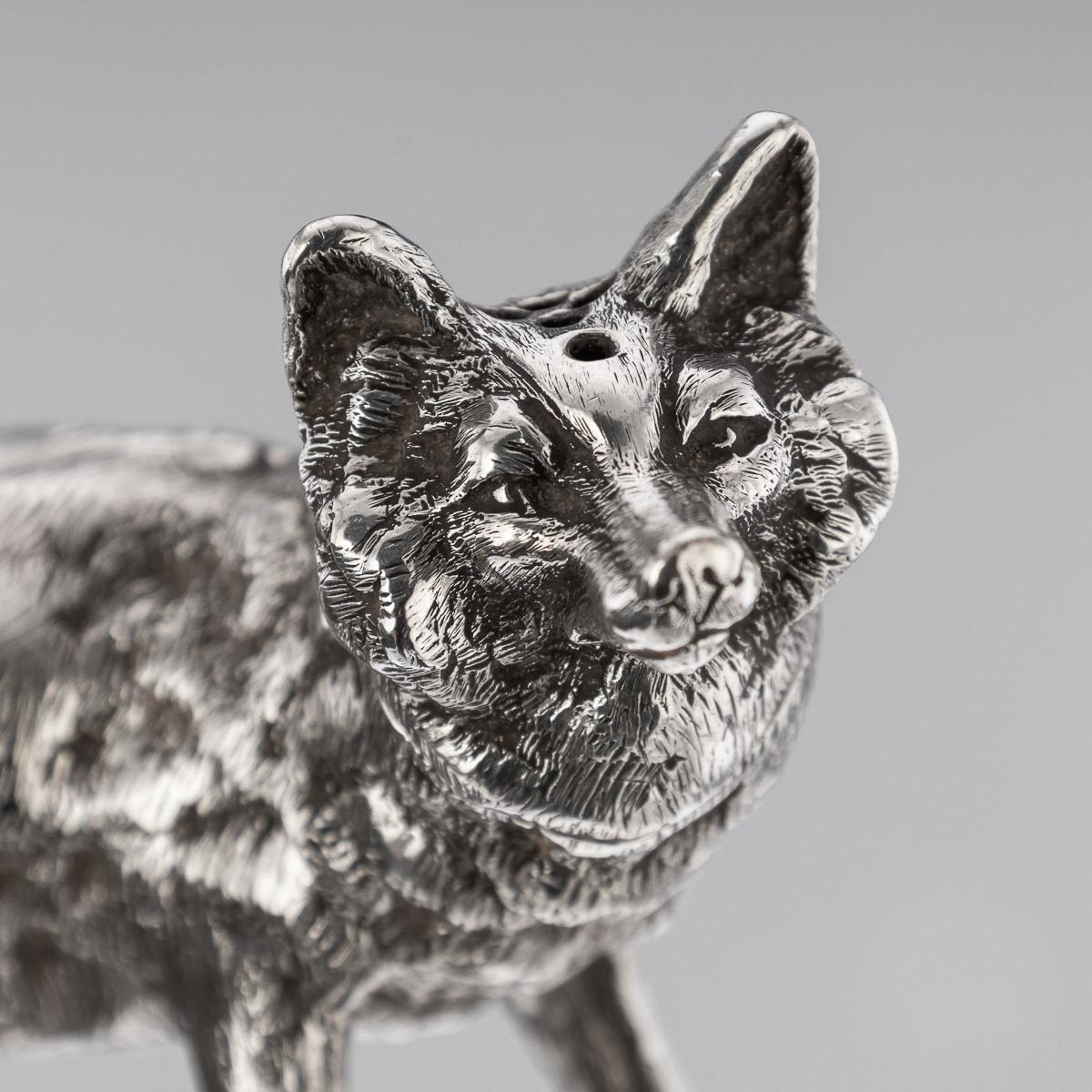 20th Century Solid Silver Fox Salt & Pepper, London, c.1971 In Good Condition For Sale In Royal Tunbridge Wells, Kent