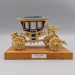 Miniatura de carruaje de plata maciza del siglo XX