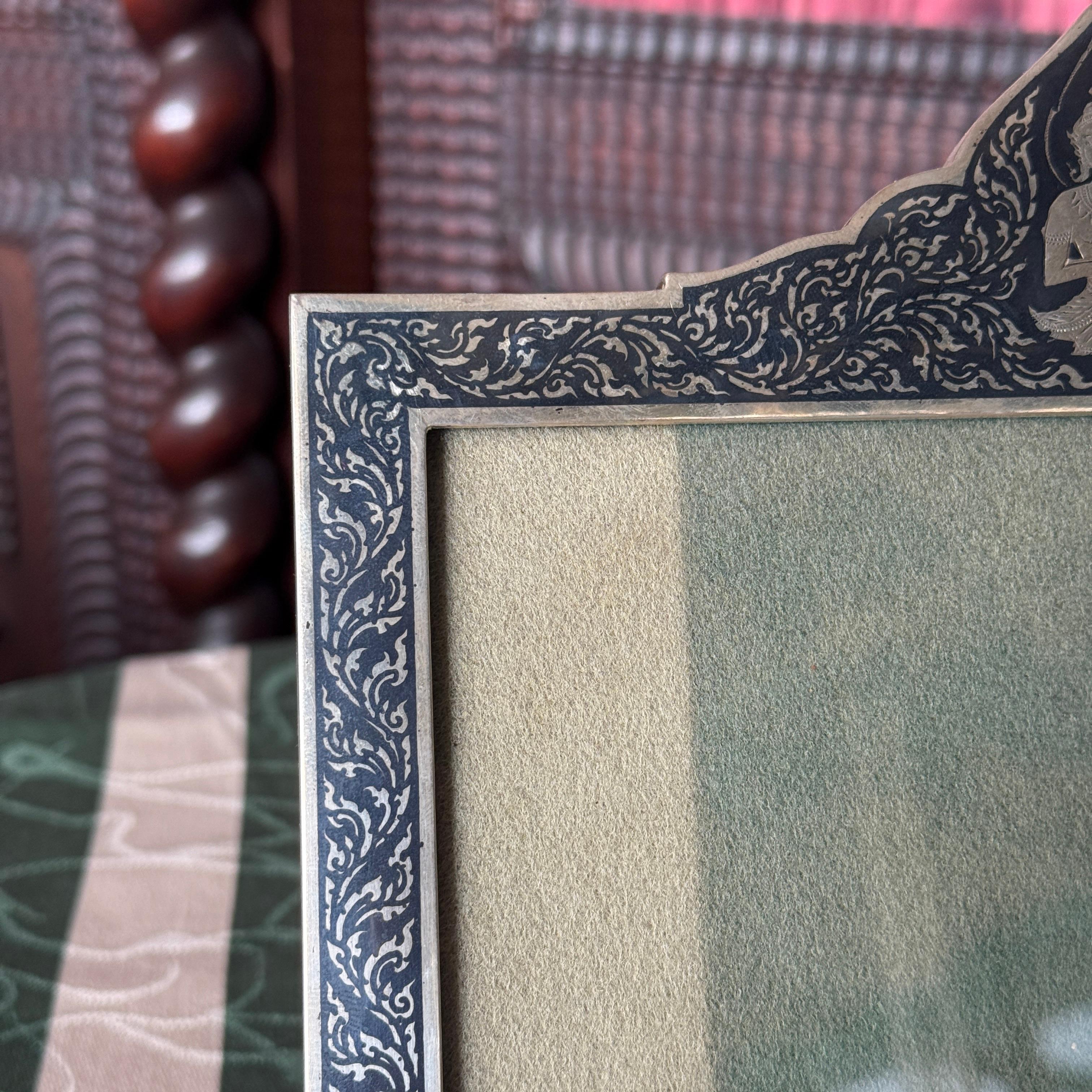 20th Century Solid Silver & Niello frame In Good Condition For Sale In Chonburi, TH