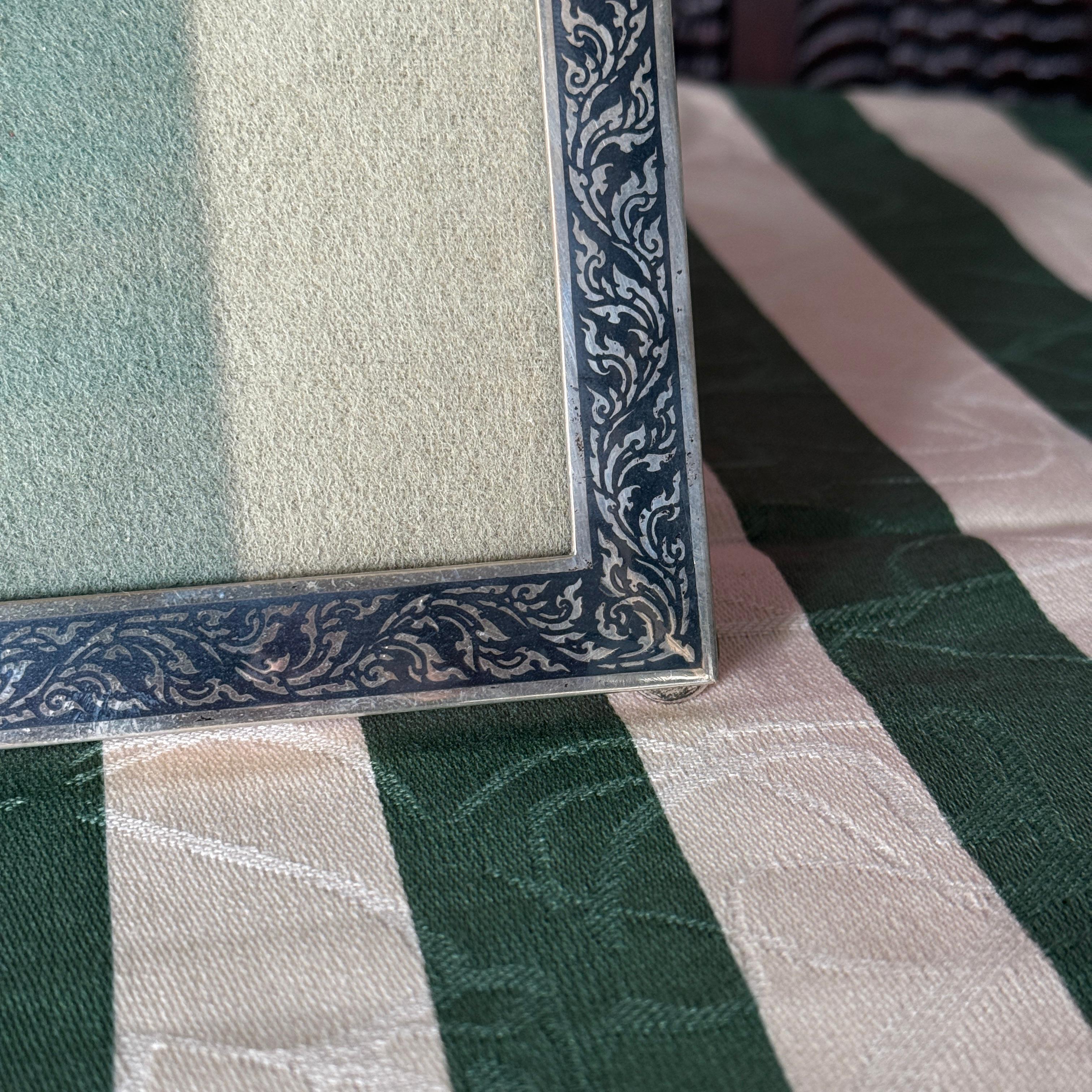 20th Century Solid Silver & Niello frame For Sale 1