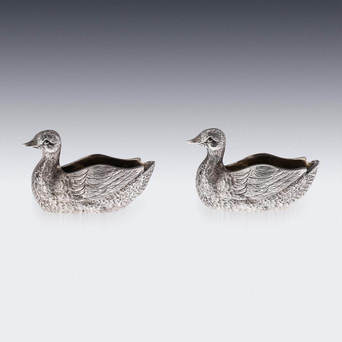 Other 20th Century Solid Silver Pair Of Duck Shaped Salts & Spoons, London c.1982 For Sale