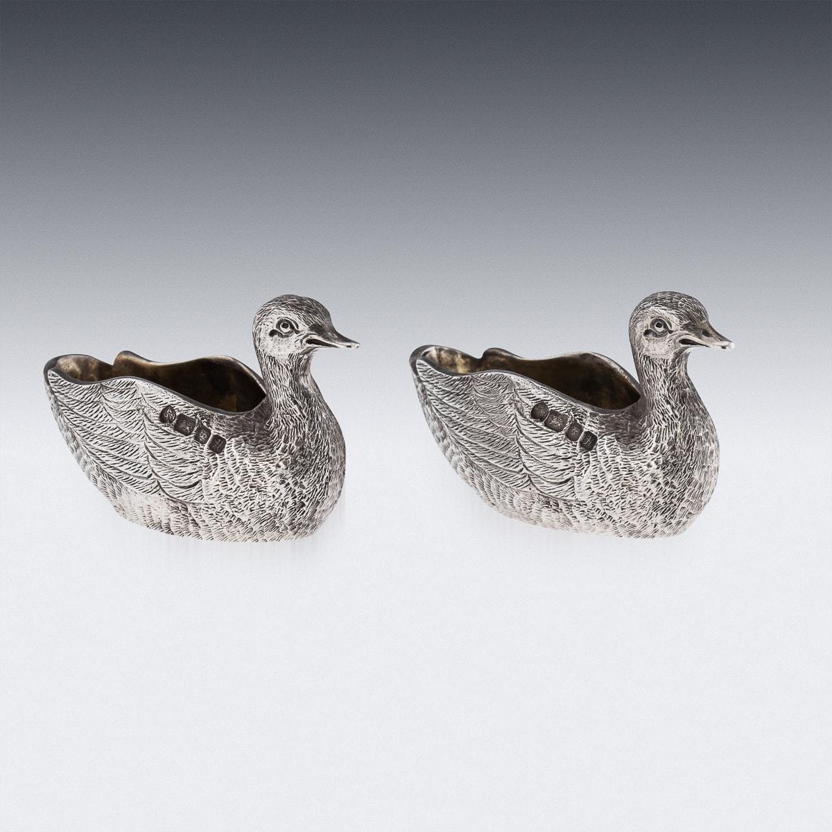 English 20th Century Solid Silver Pair Of Duck Shaped Salts & Spoons, London c.1982 For Sale