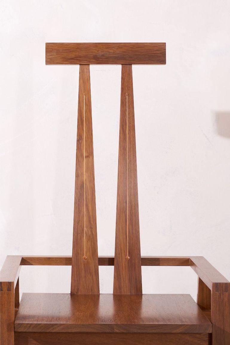 20ième siècle Chaise constructiviste en noyer massif du 20e siècle en vente