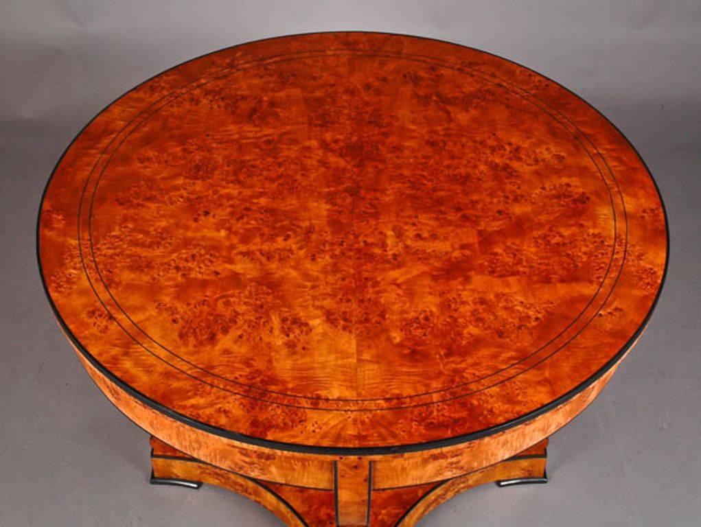 20th Century Southern German Biedermeier Style Table In Good Condition For Sale In Berlin, DE