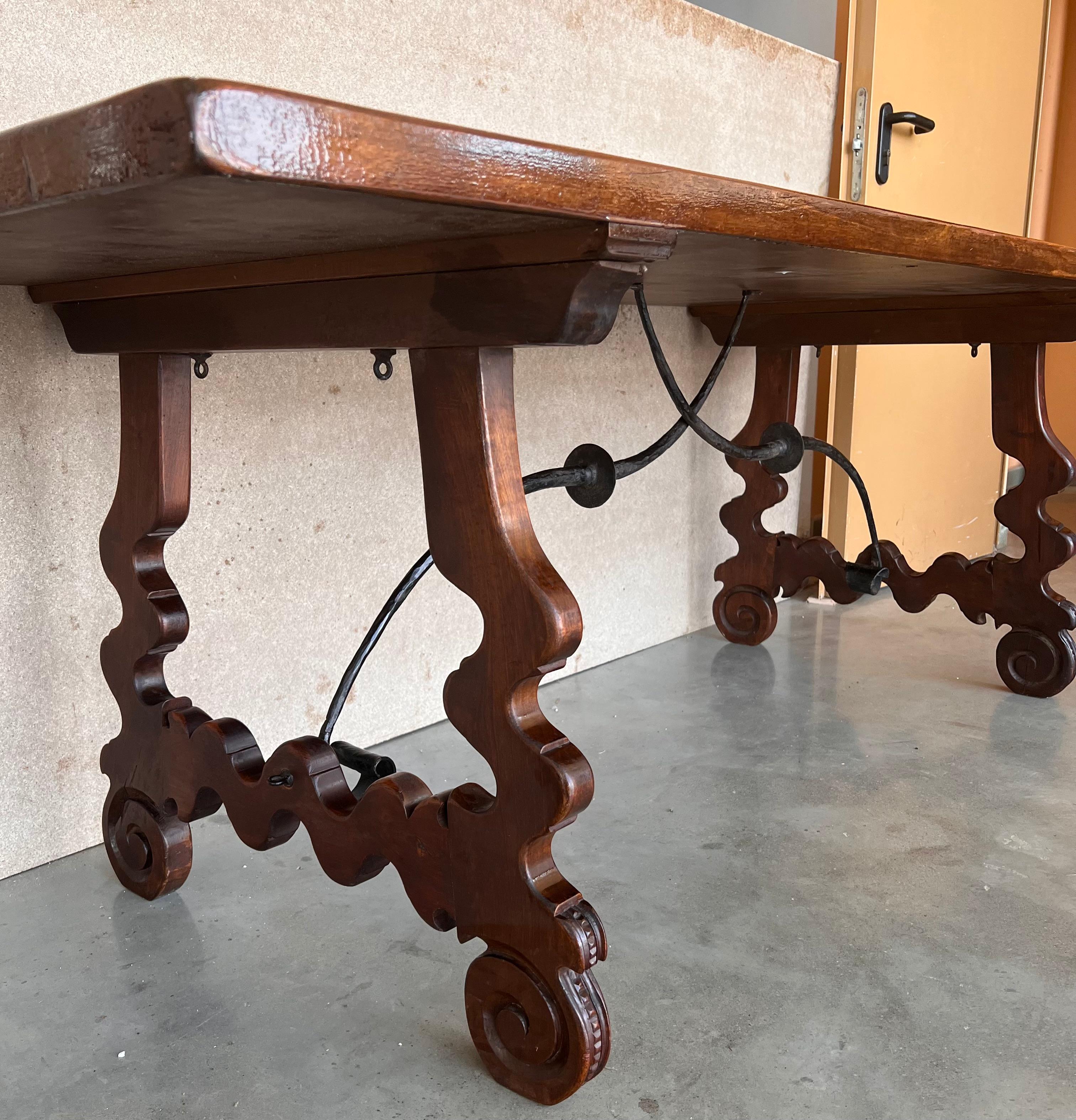 20th Century Spanish Baroque Carved Walnut Lyre Legs Trestle Dining Farm Table For Sale 5