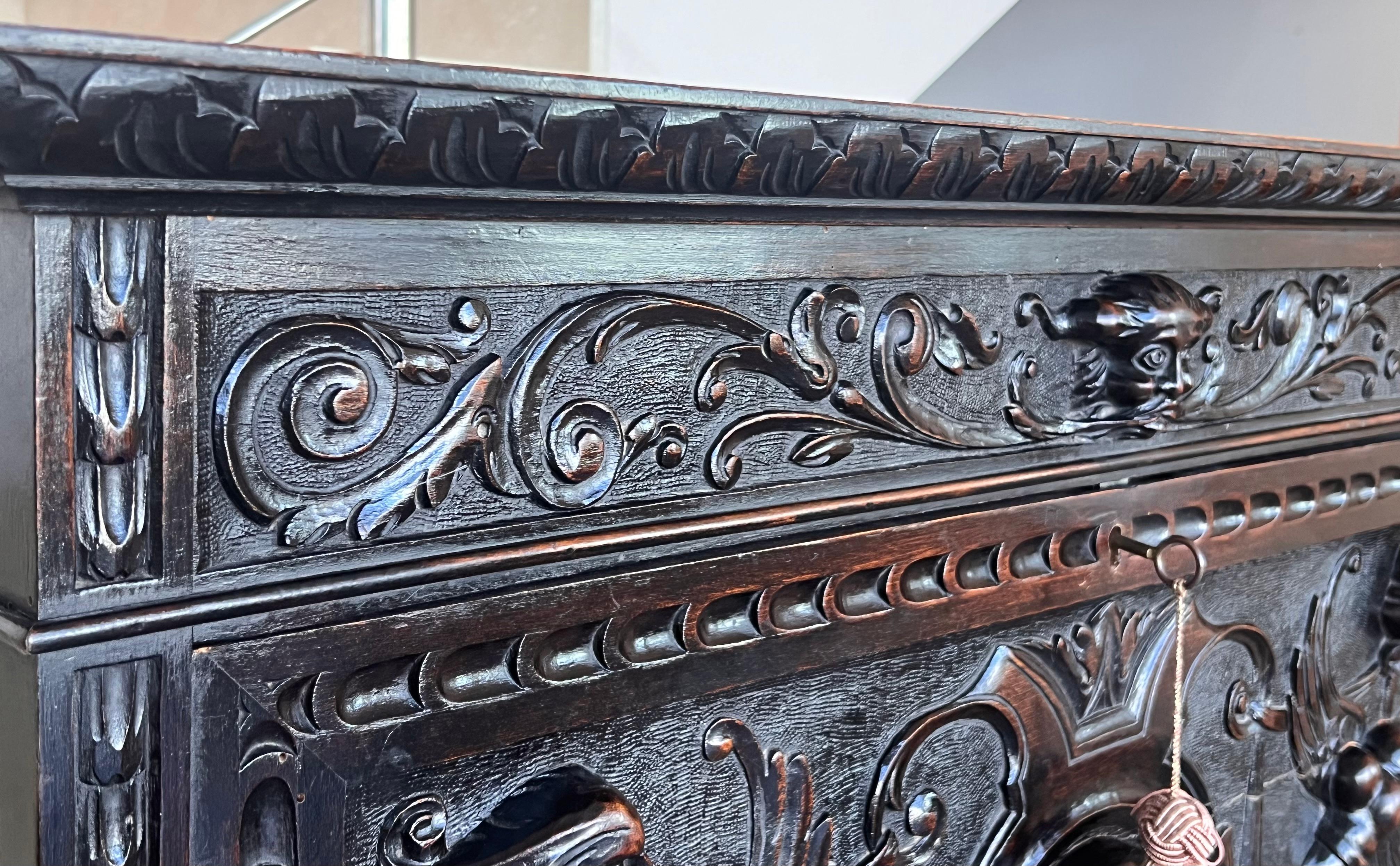 Cabinet sur Stand de style baroque espagnol du 20e siècle, Bargueno ou Varqueno en vente 3