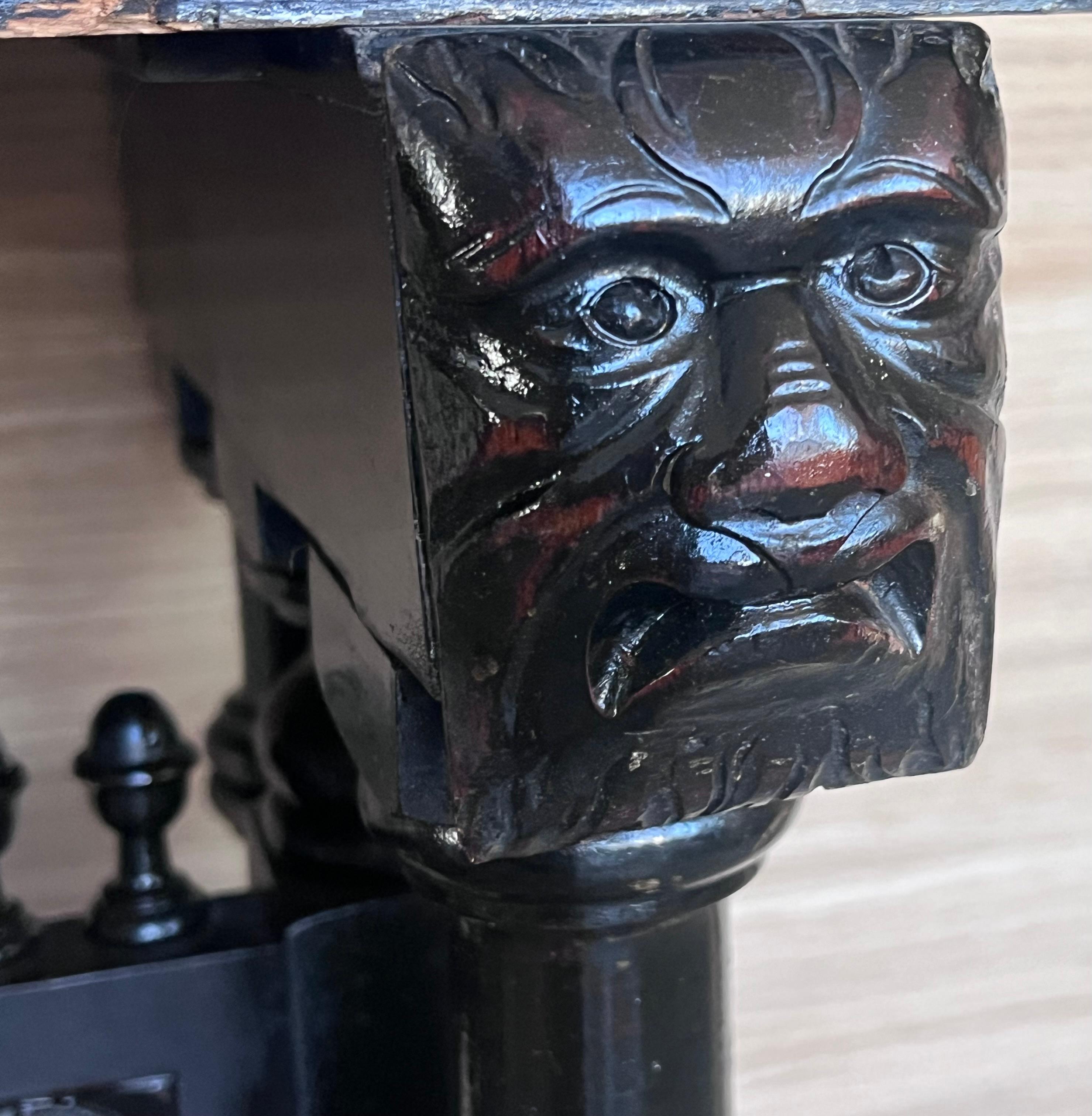 Armario sobre pie de estilo barroco español del siglo XX, Bargueno o Varqueno en venta 5