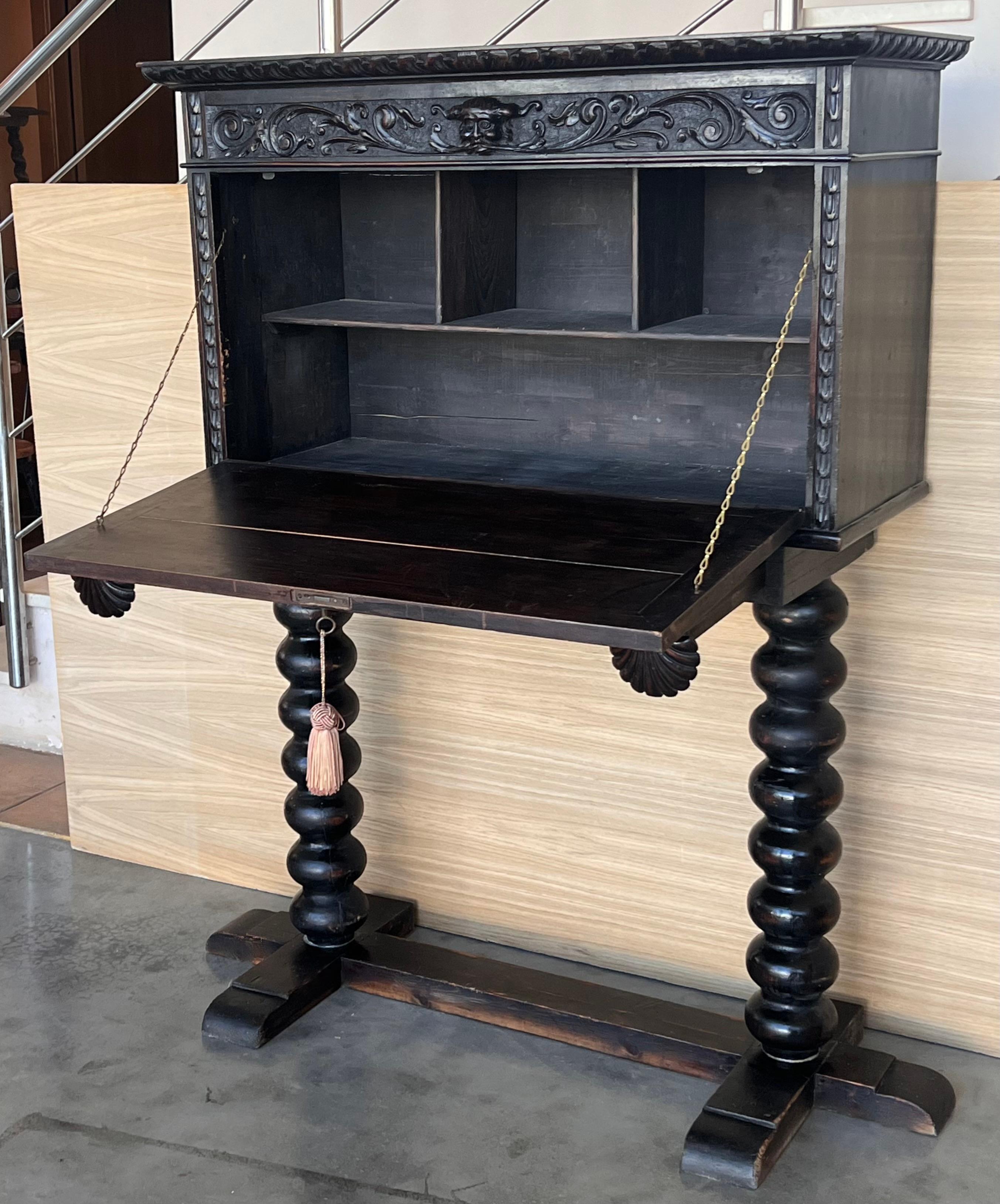 Cabinet sur Stand de style baroque espagnol du 20e siècle, Bargueno ou Varqueno Bon état - En vente à Miami, FL