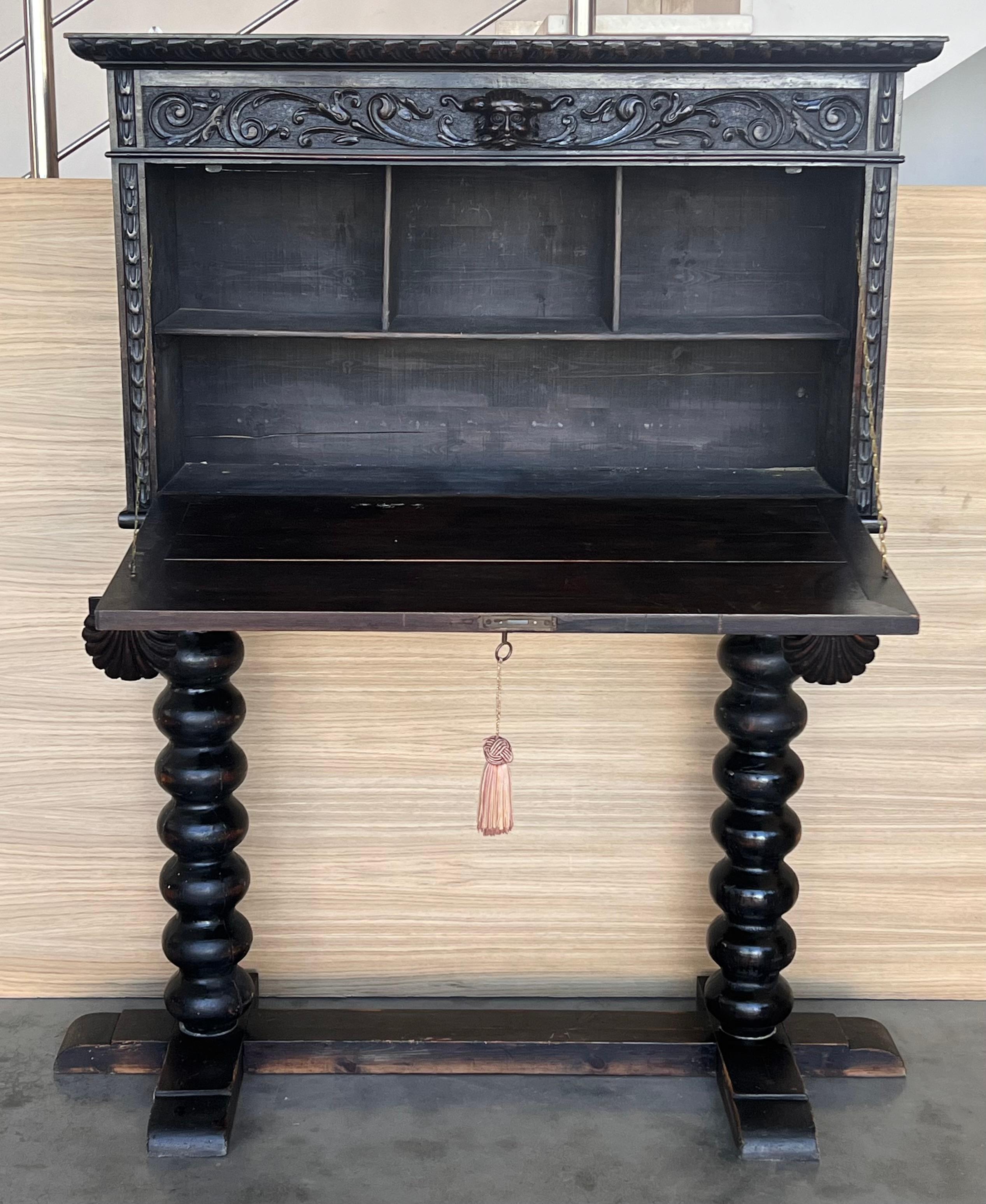 Cabinet sur Stand de style baroque espagnol du 20e siècle, Bargueno ou Varqueno en vente 1