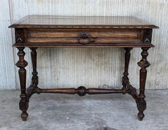 Table d'appoint ou table centrale en chêne de style baroque espagnol du XXe siècle avec tiroir