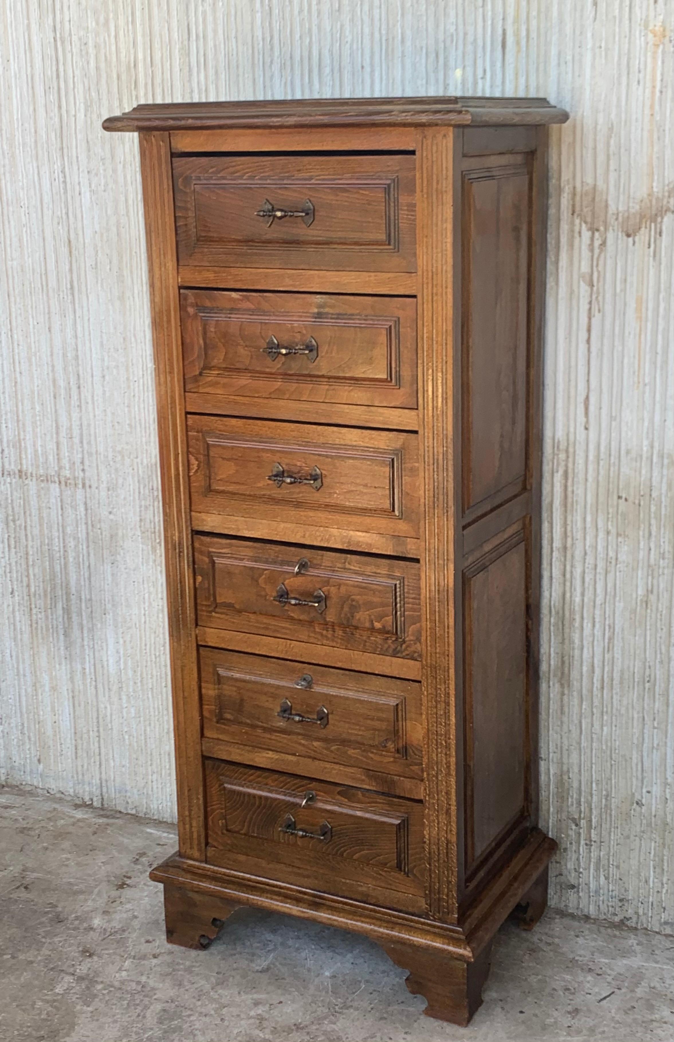 Baroque 20th Century Spanish Carved Pine Tuscan Six Drawers Siffonier with Locks For Sale