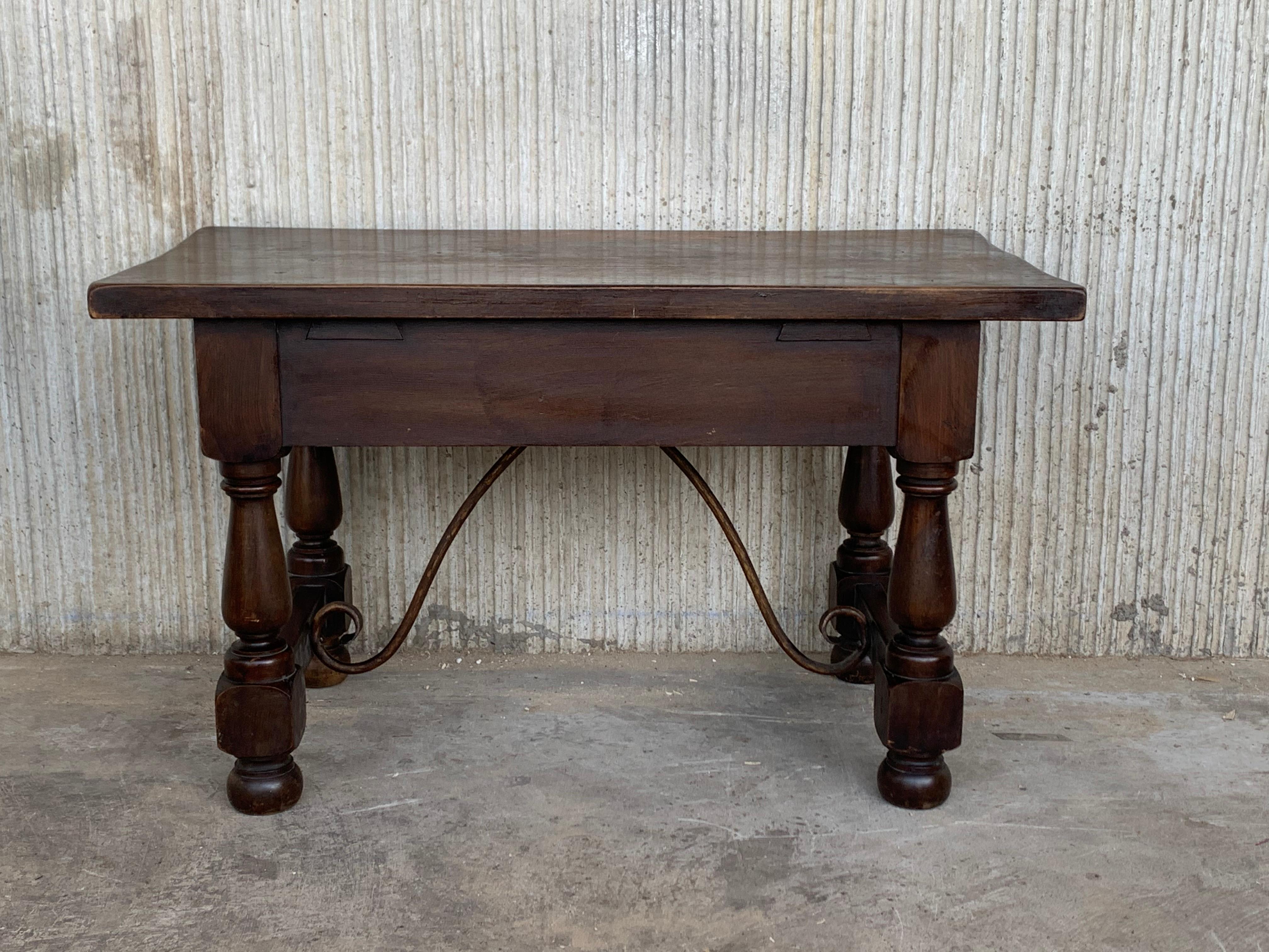 20th Century Spanish Carved Table with Iron Stretchers and Drawer For Sale 2