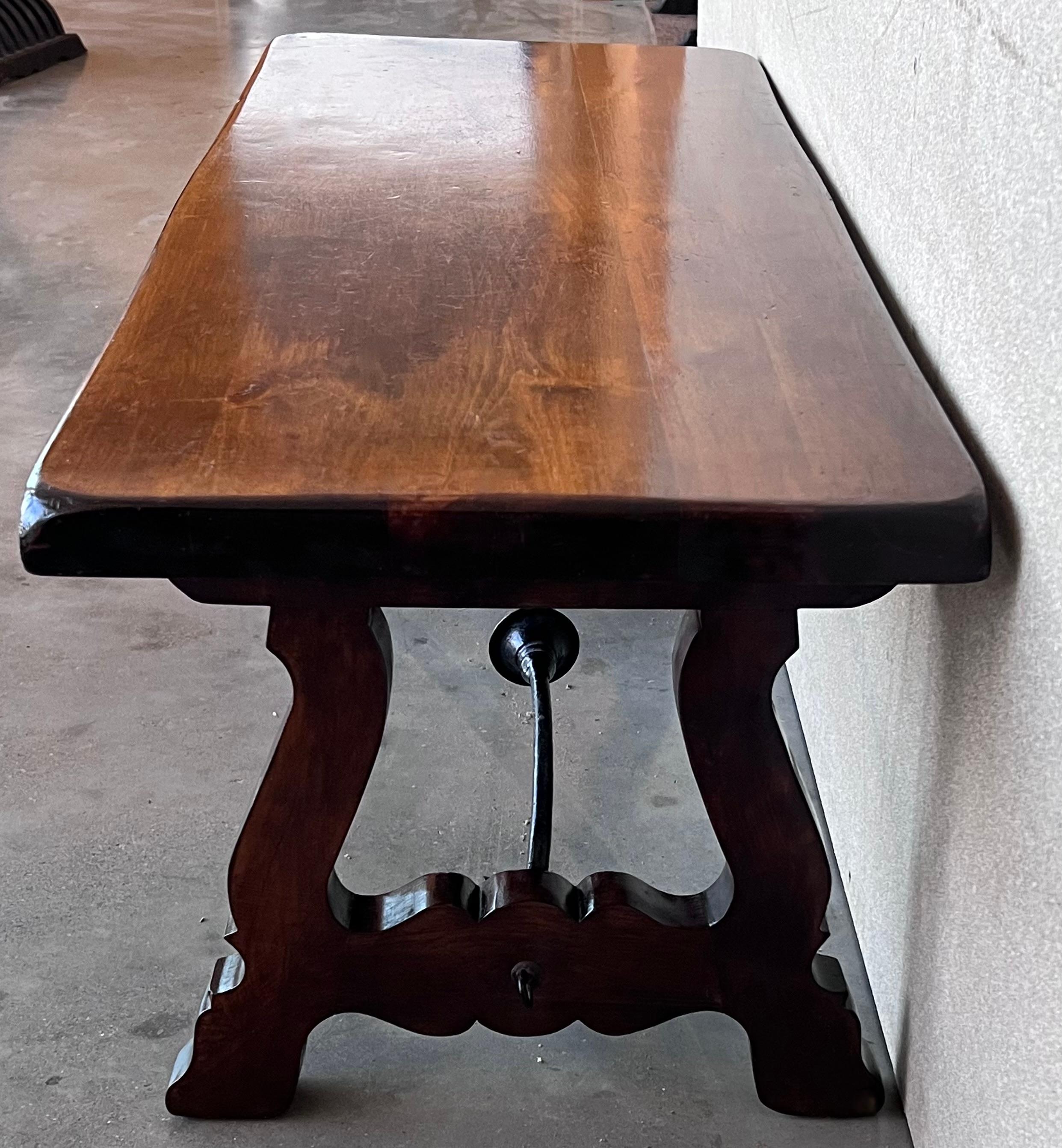 20th Century Spanish Carved Table with Iron Stretchers For Sale 4