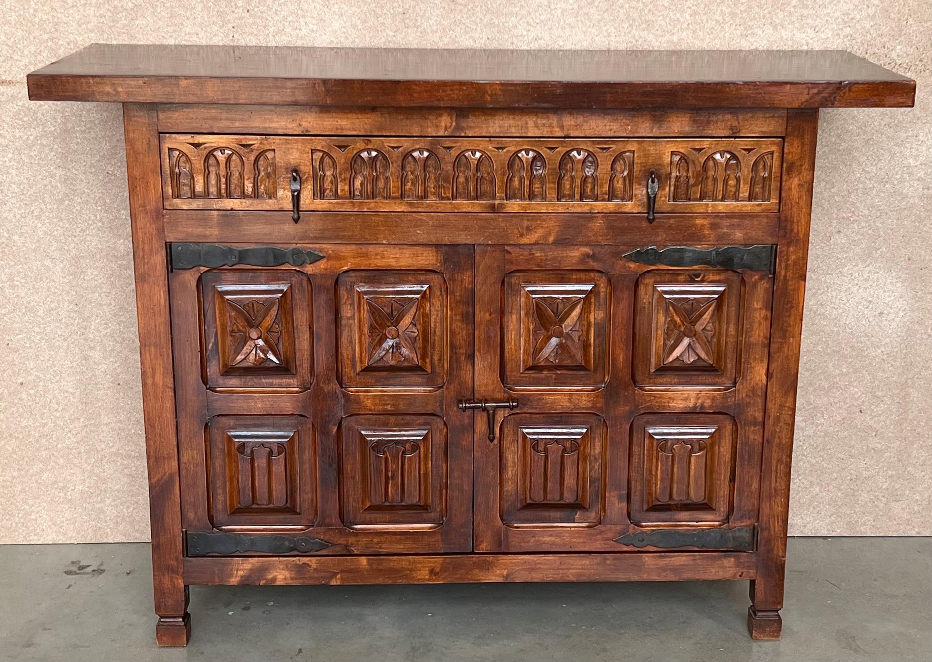 Spanish Colonial 20th Century Spanish Carved Walnut Tuscan Credenza or Buffet with One-Drawer For Sale