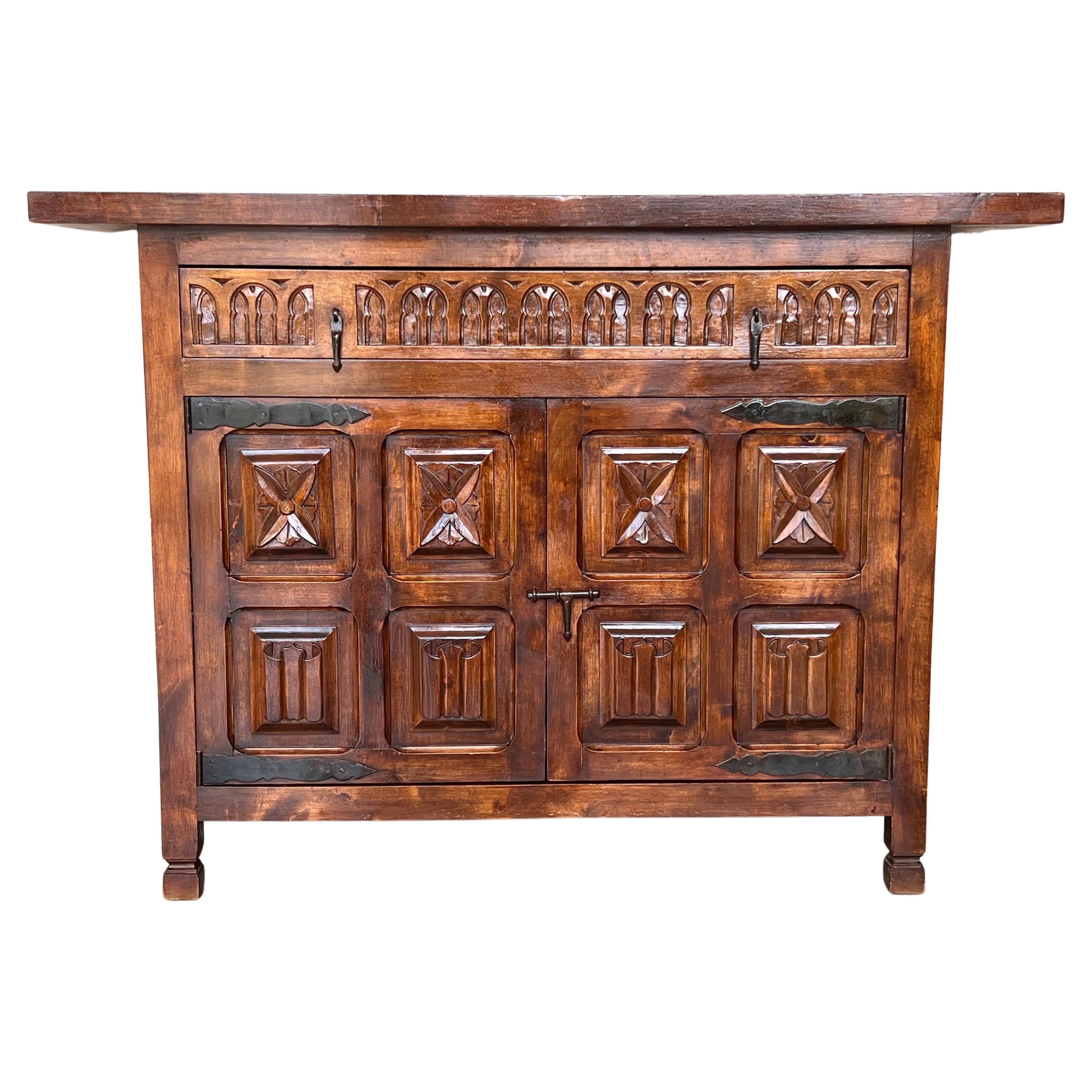20th Century Spanish Carved Walnut Tuscan Credenza or Buffet with One-Drawer For Sale