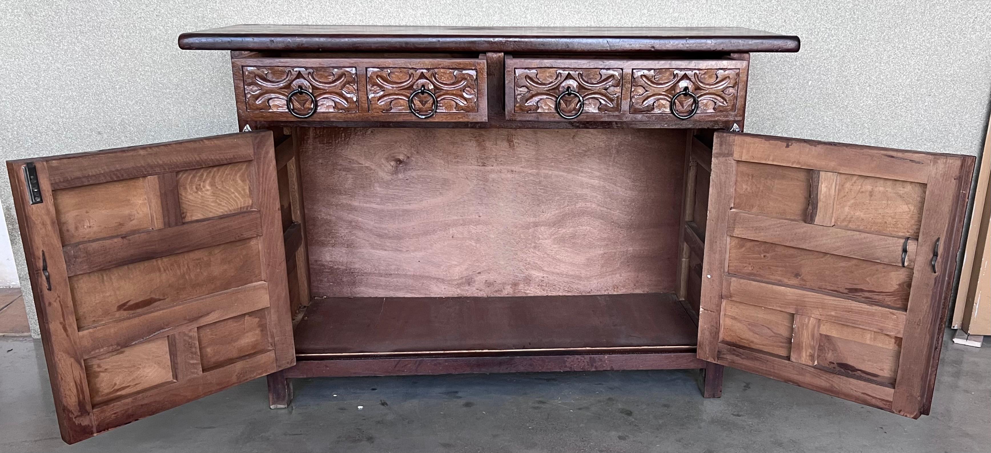 20th Century Spanish Carved Walnut Tuscan Credenza or Buffet with Two Drawers For Sale 2