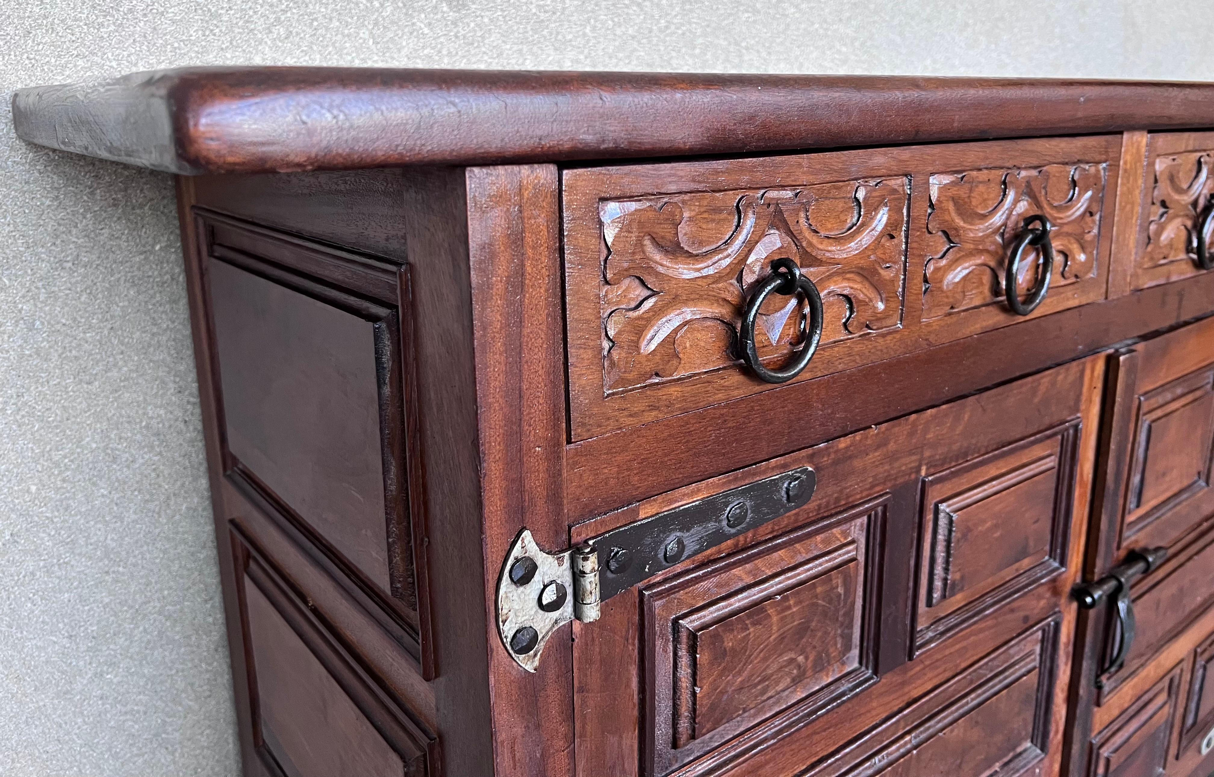20th Century Spanish Carved Walnut Tuscan Credenza or Buffet with Two Drawers For Sale 3