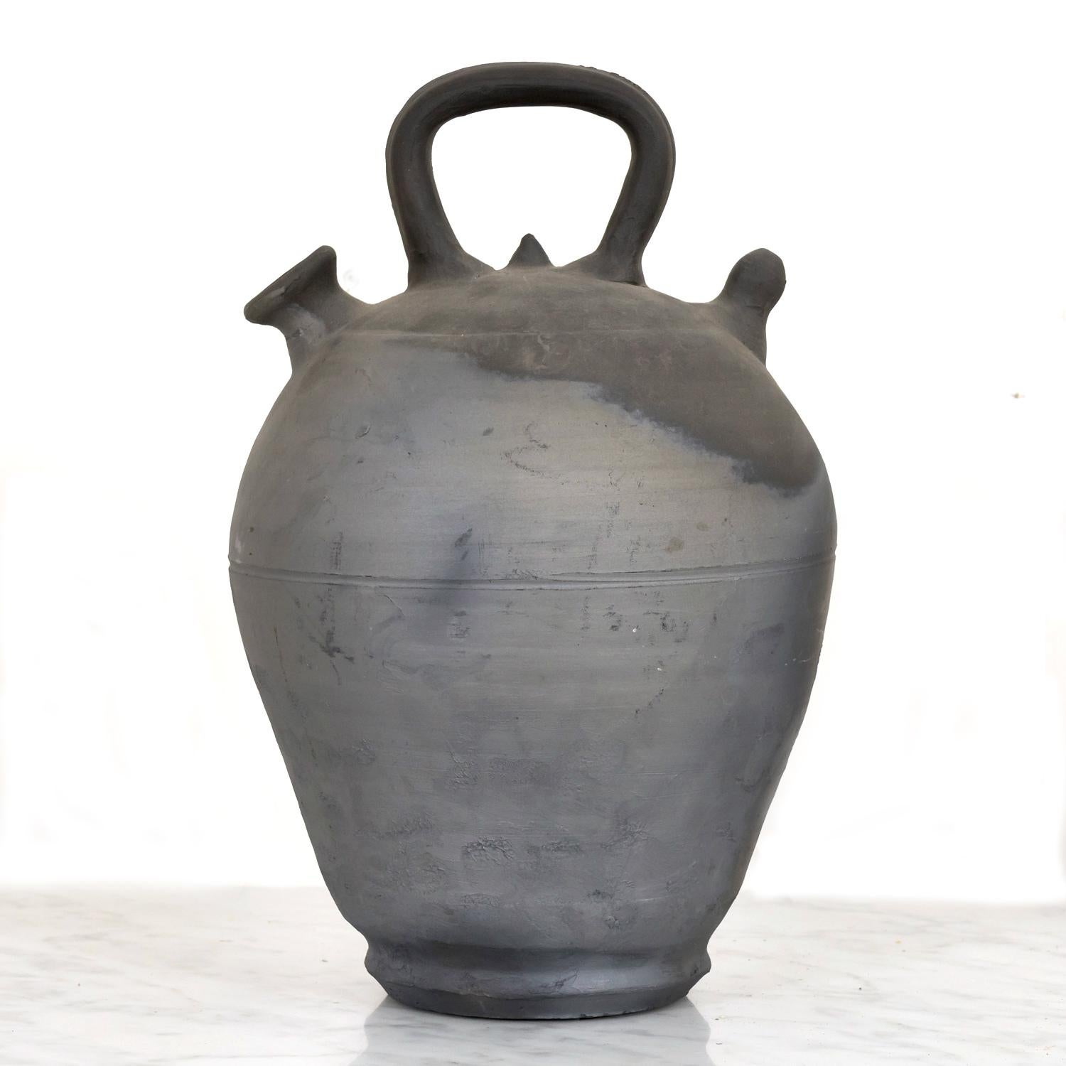Unglazed 20th Century Spanish Catalan Black Clay Botijo or Water Jug from Verdu, Signed For Sale