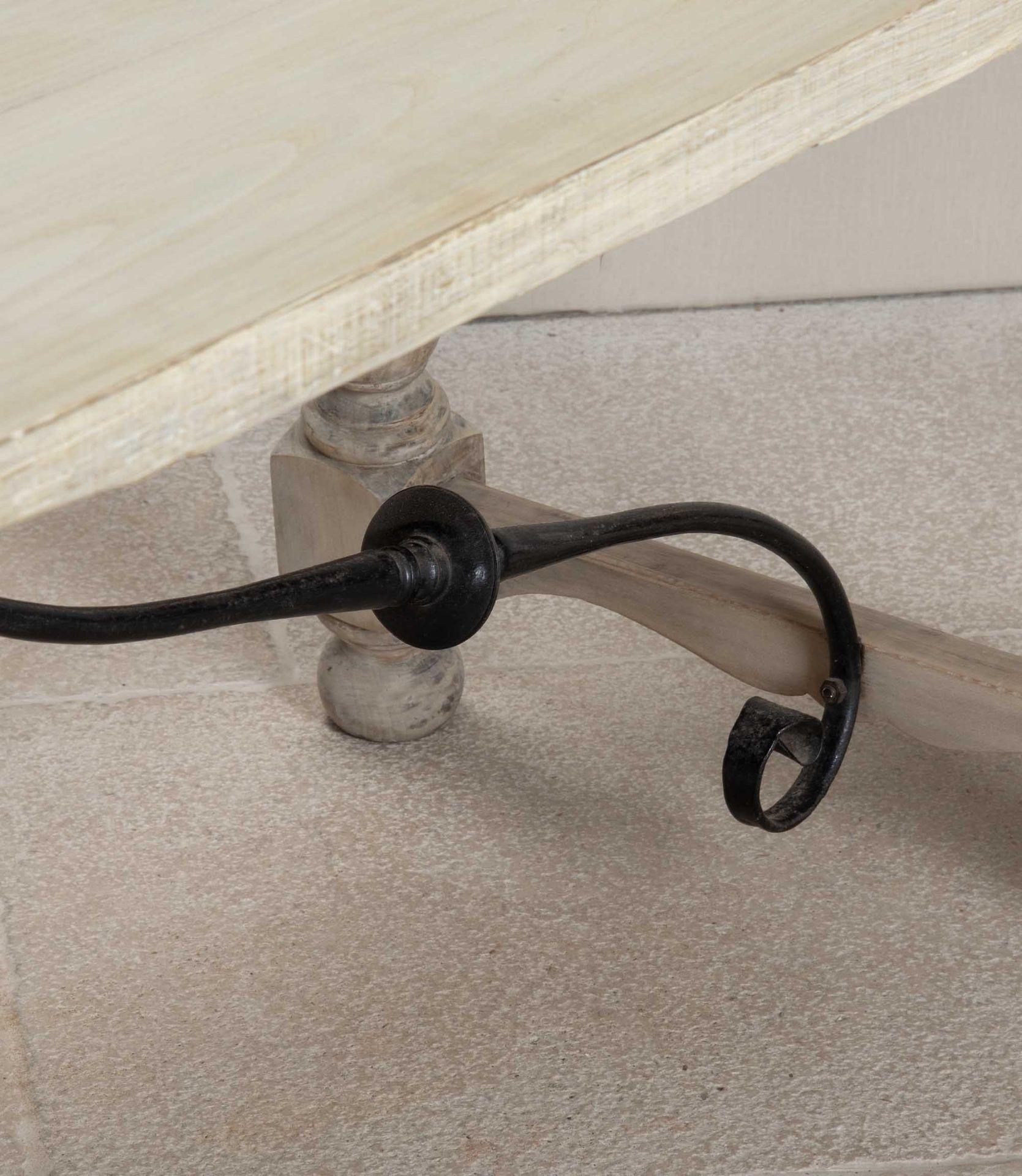 Fer forgé Table de salle à manger en châtaignier du 20e siècle en vente